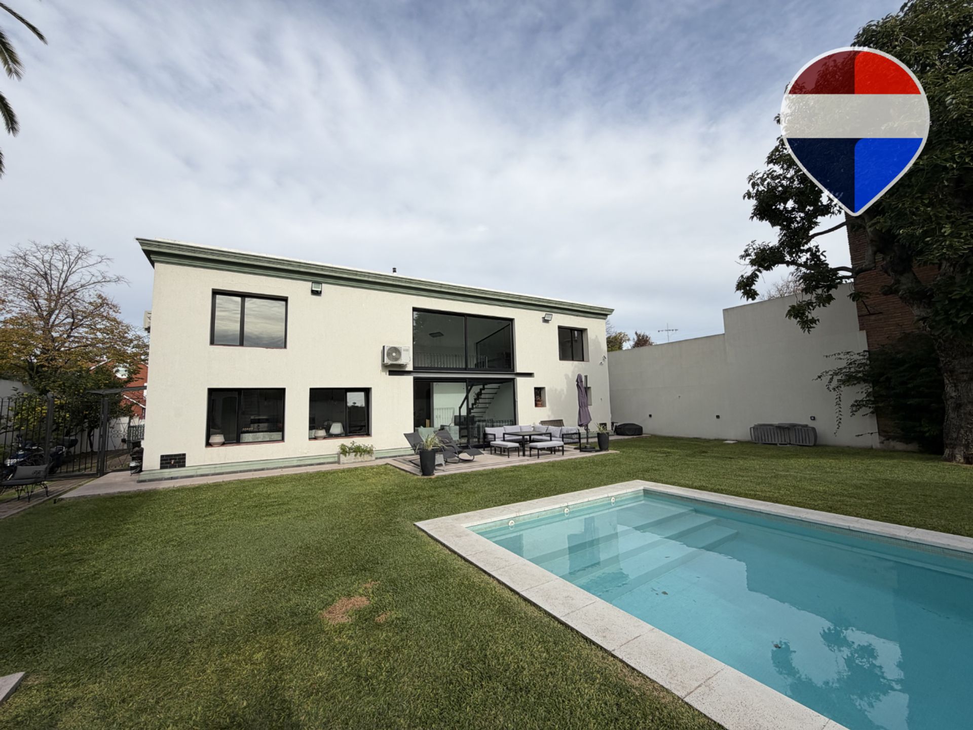 Venta Casa En Martinez Con Jardin Pileta Quincho