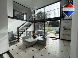 Venta Casa En Martinez Con Jardin Pileta Quincho
