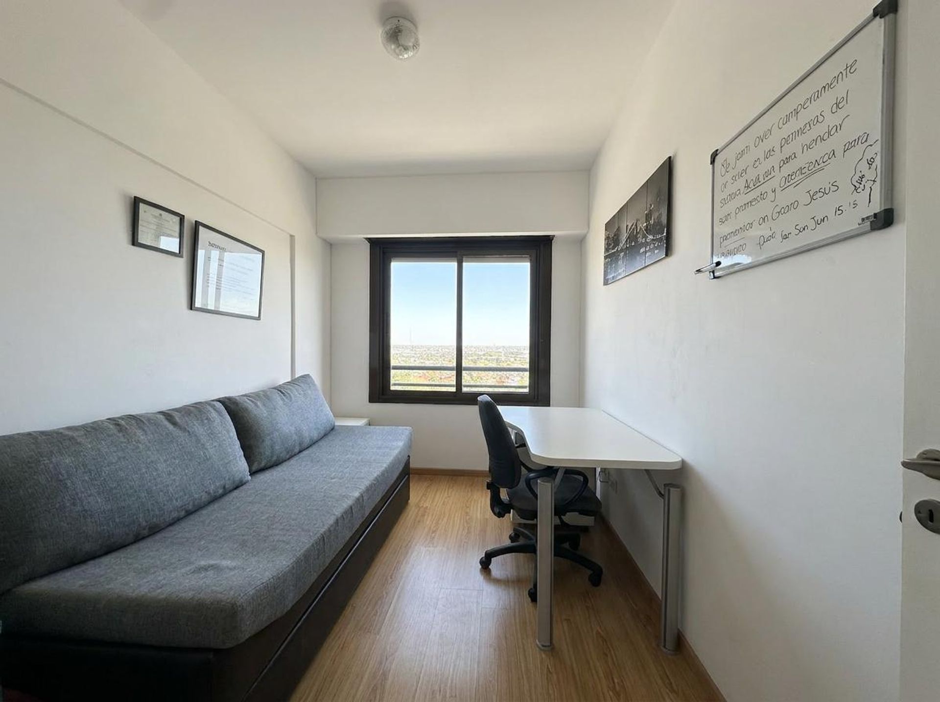3 ambientes con balcón en complejo Riverside Tigre
