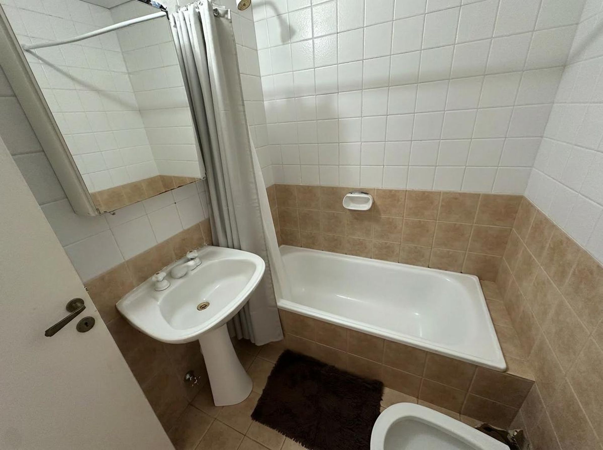 3 ambientes con balcón en complejo Riverside Tigre