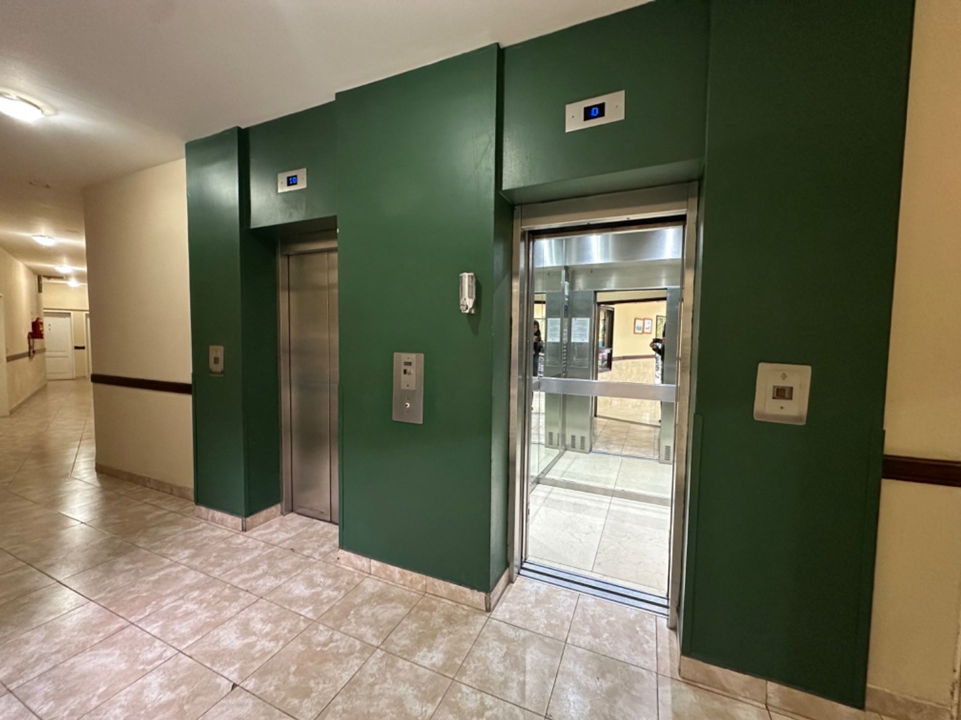 3 ambientes con balcón en complejo Riverside Tigre