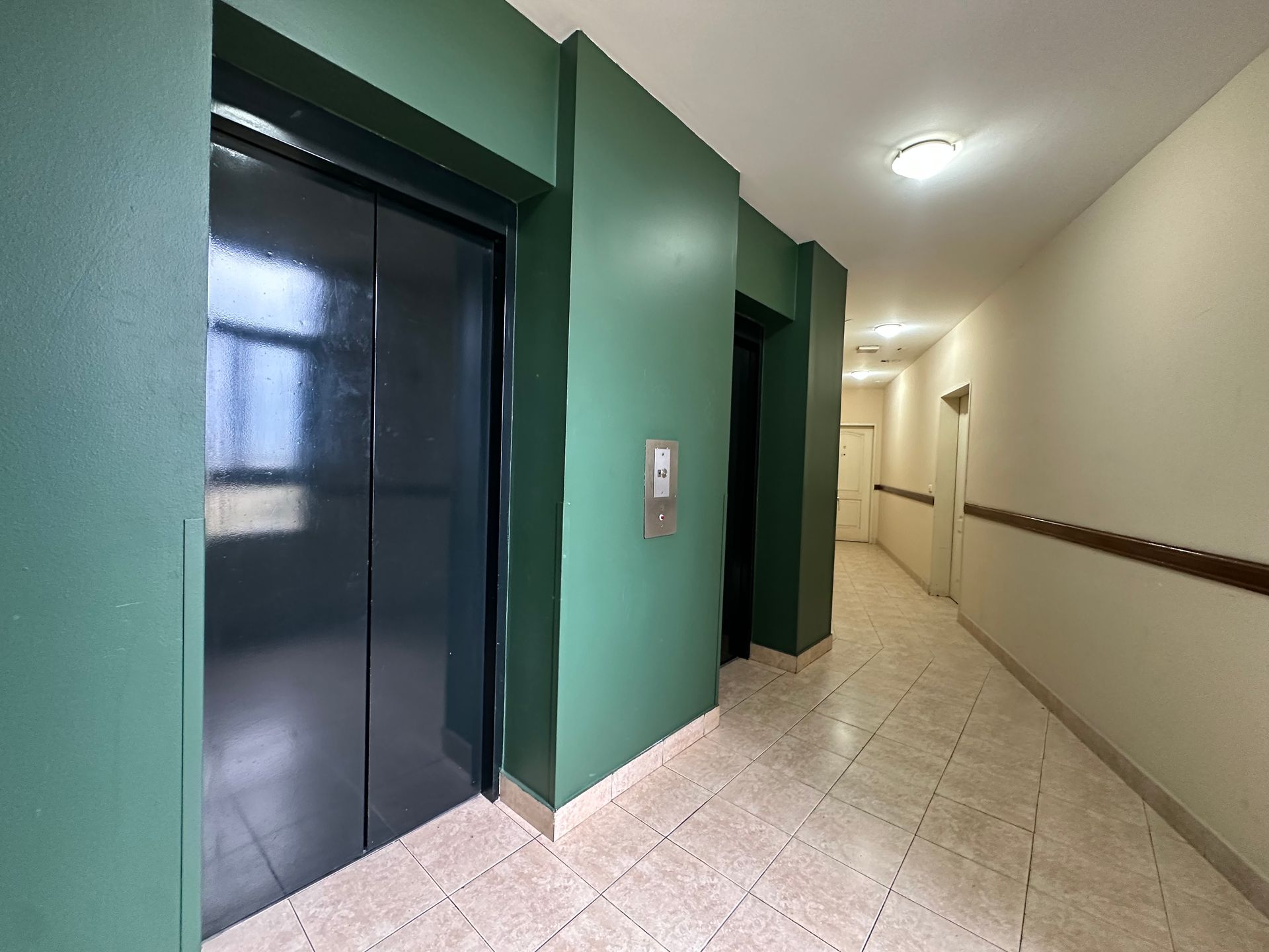 3 ambientes con balcón en complejo Riverside Tigre