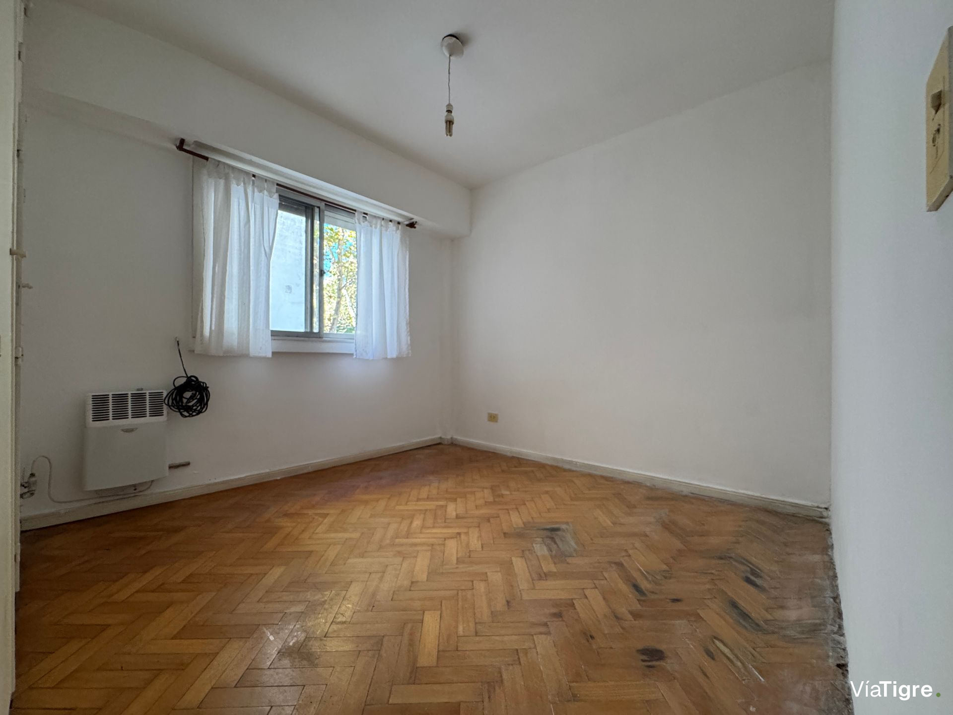 Dpto 2 amb en venta Vicente Lopez 1ºpiso escalera