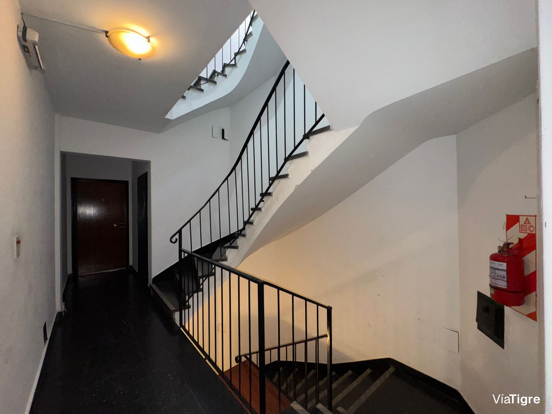 Dpto 2 amb en venta Vicente Lopez 1ºpiso escalera