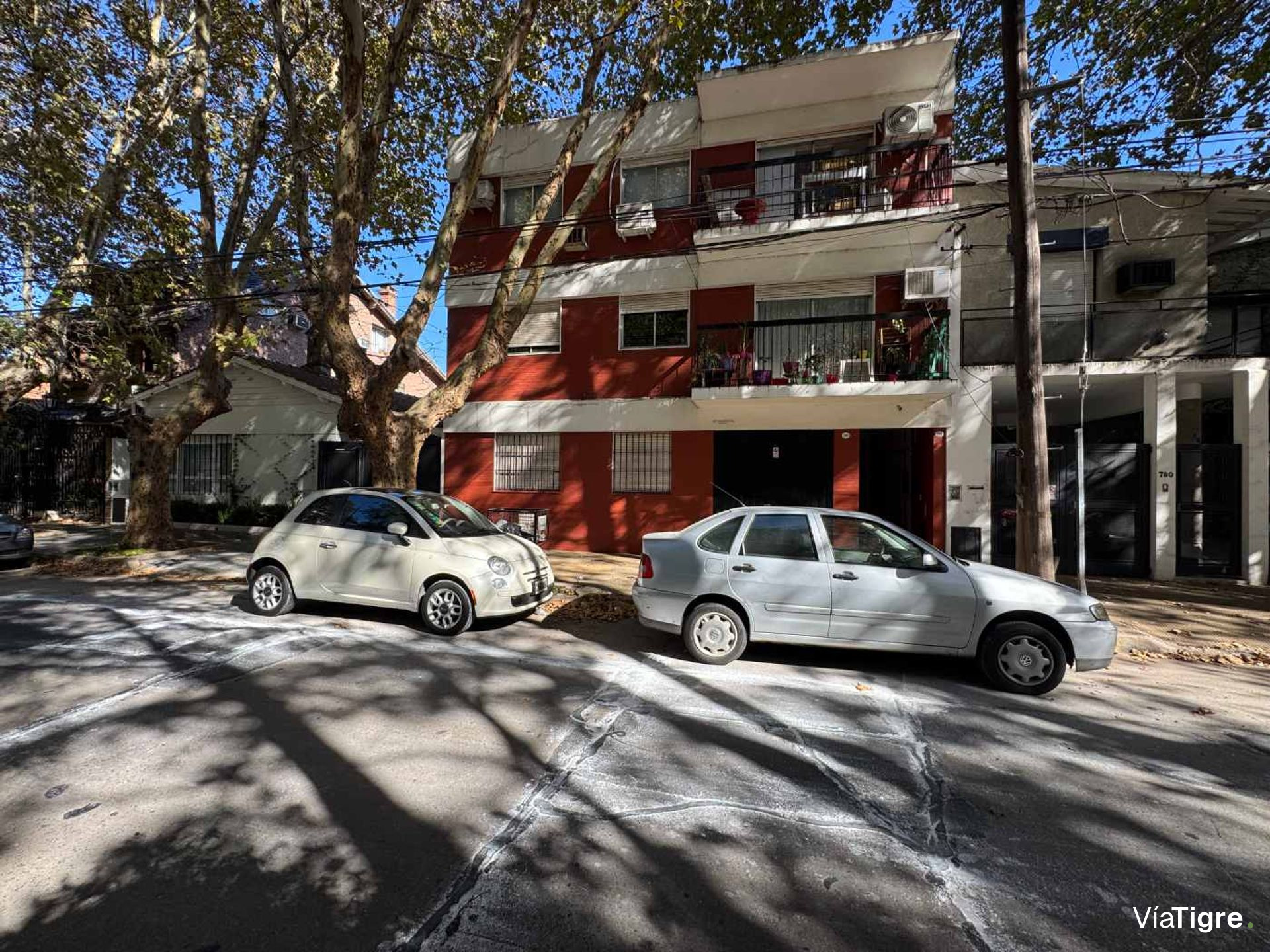 Dpto 2 amb en venta Vicente Lopez 1ºpiso escalera