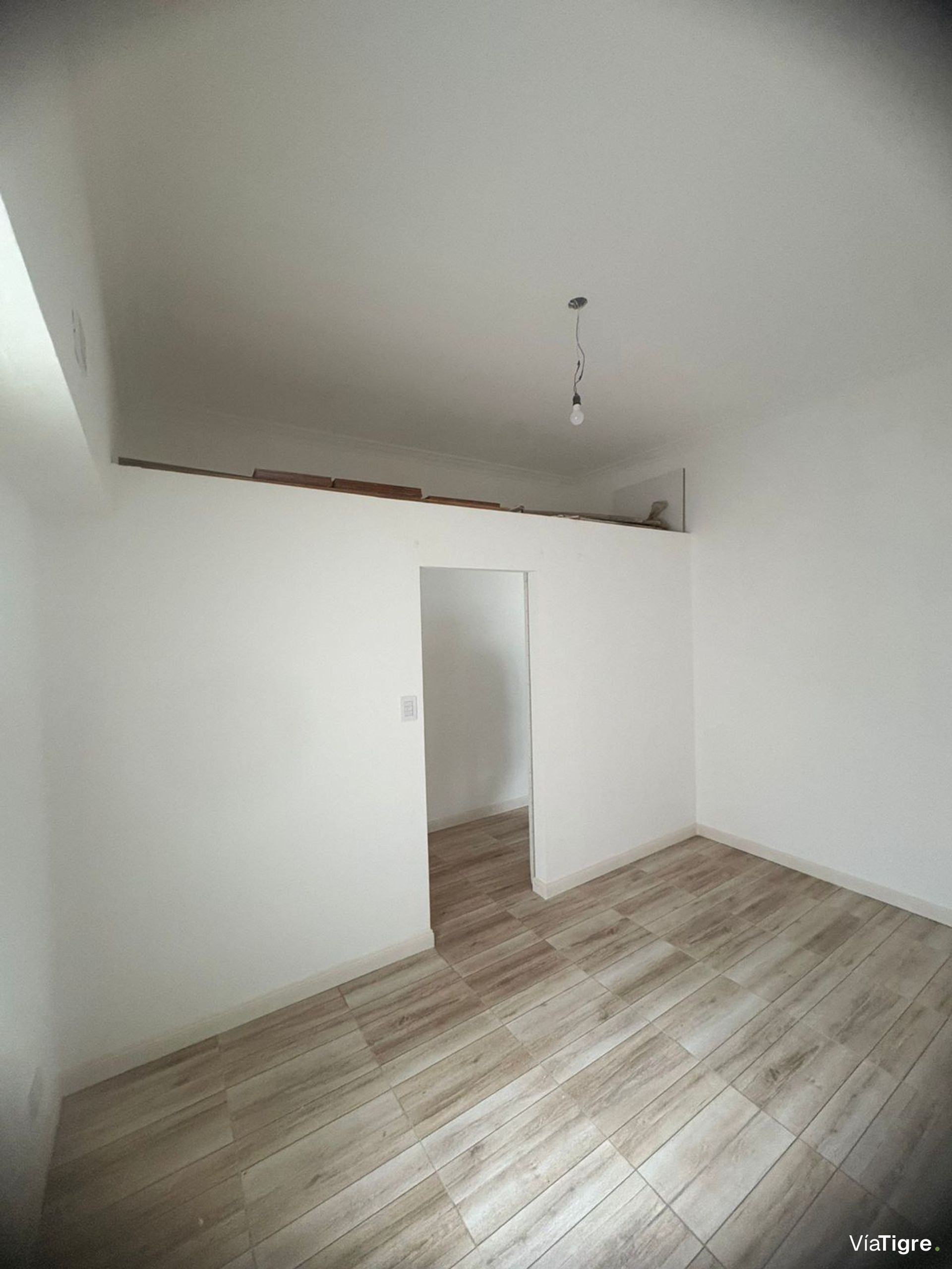 Venta 2 ambientes + escritorio Vicente lopez recic