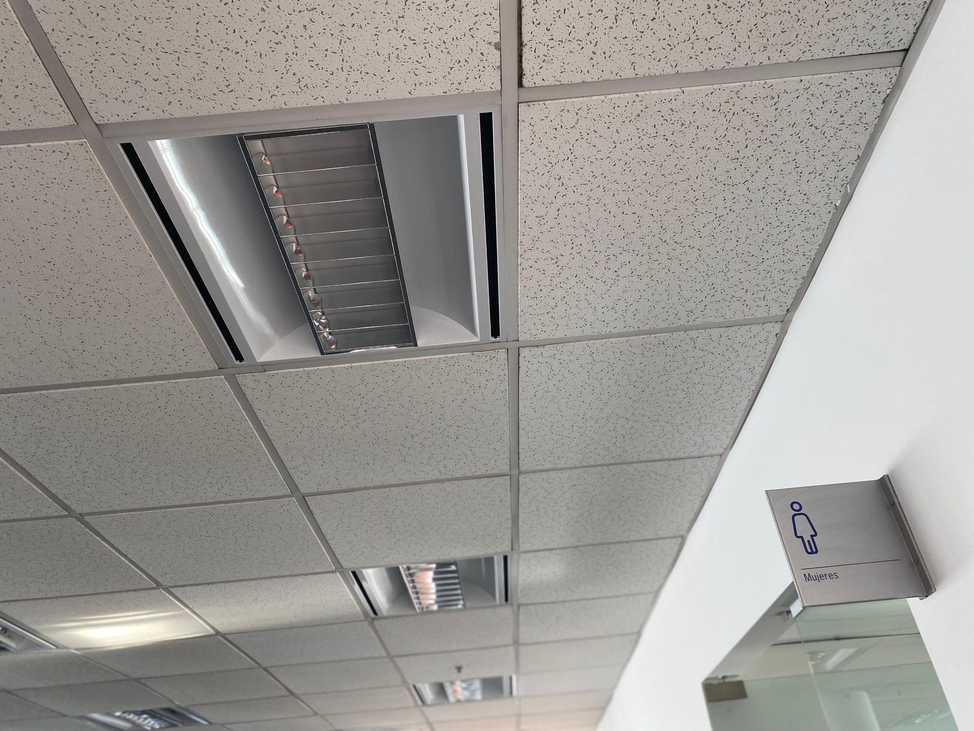 Alquiler Oficinas Premium Master Office Libertador