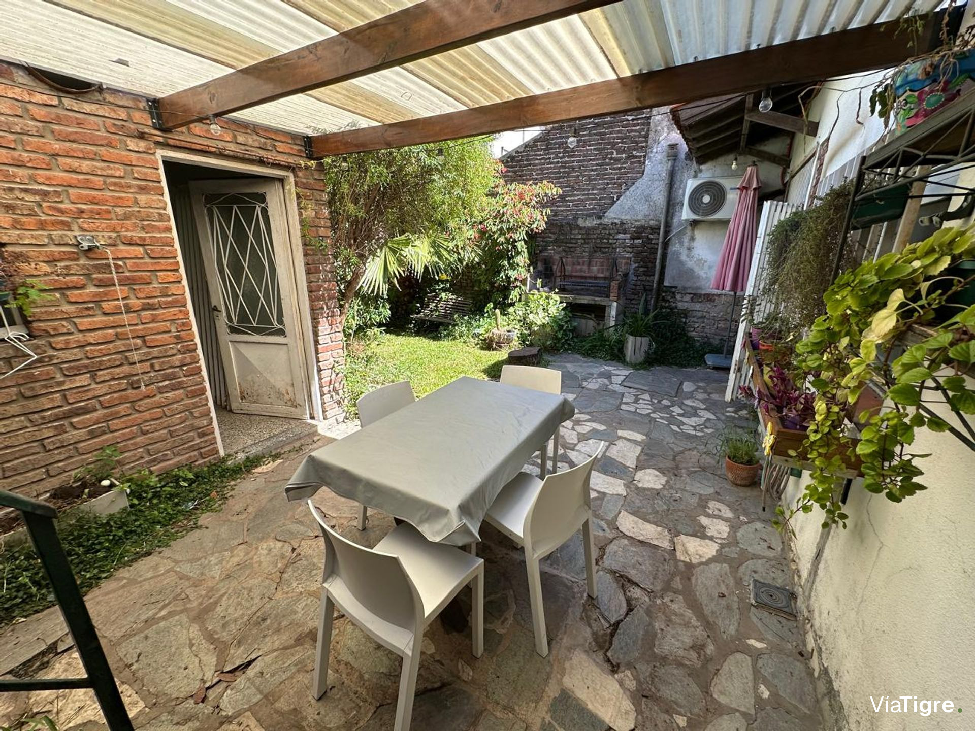 Casa en PB con Patio – Munro límite Carapachay
