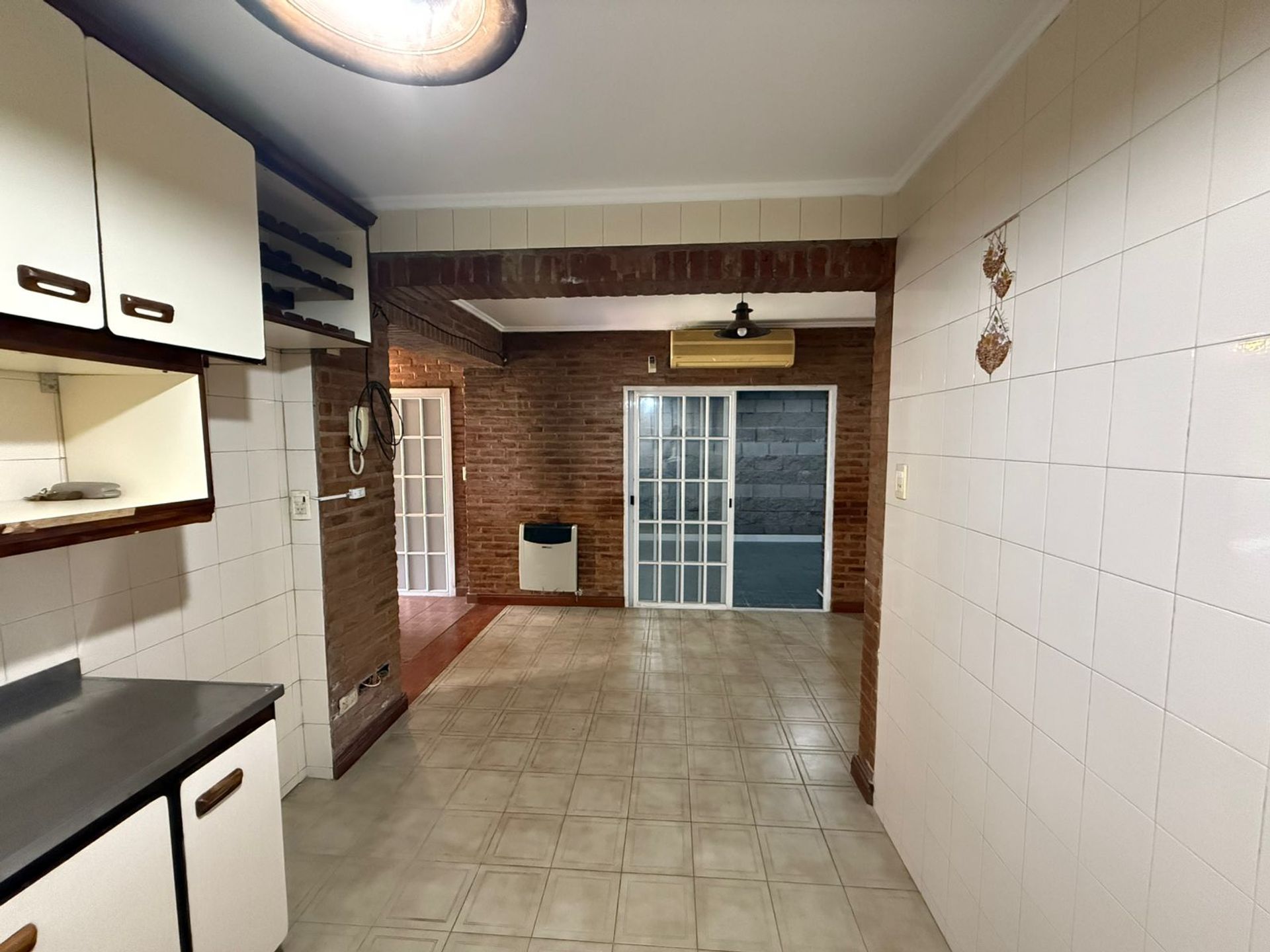 Casa 4 Amb Olivos Cochera Jardin Parrilla Permuta