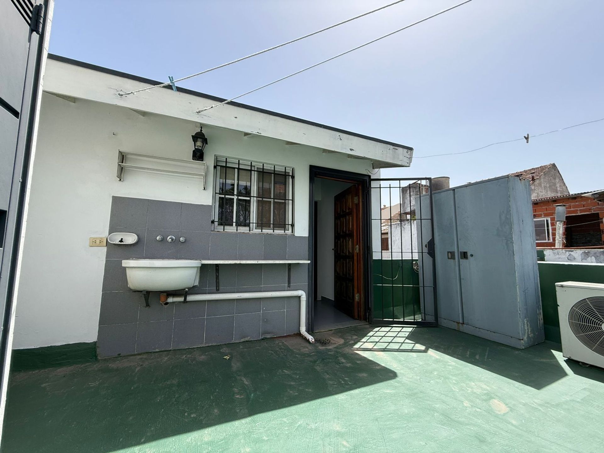 Casa 4 Amb Olivos Cochera Jardin Parrilla Permuta