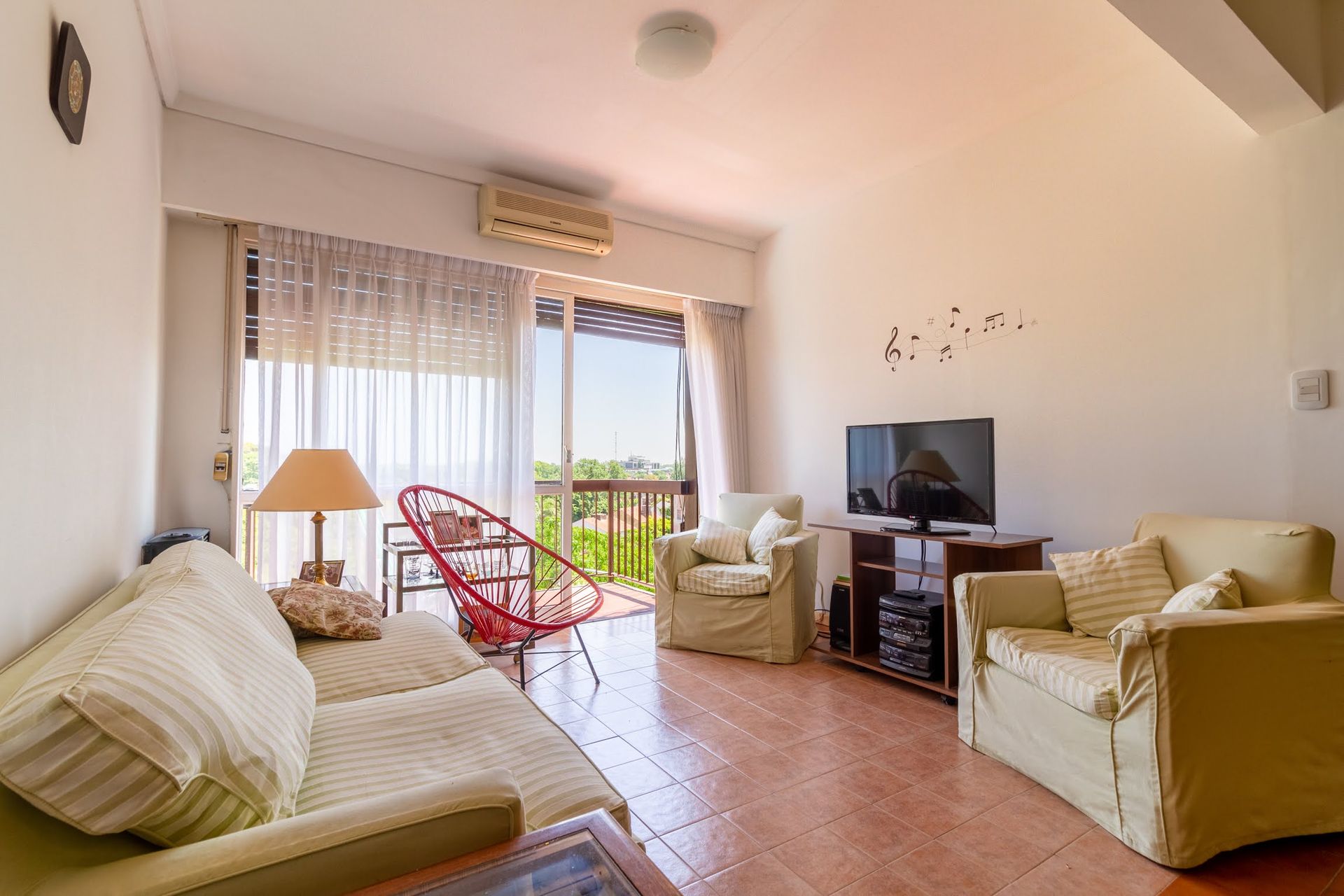 Venta departamento 4 amb - Con Balcón y Cochera