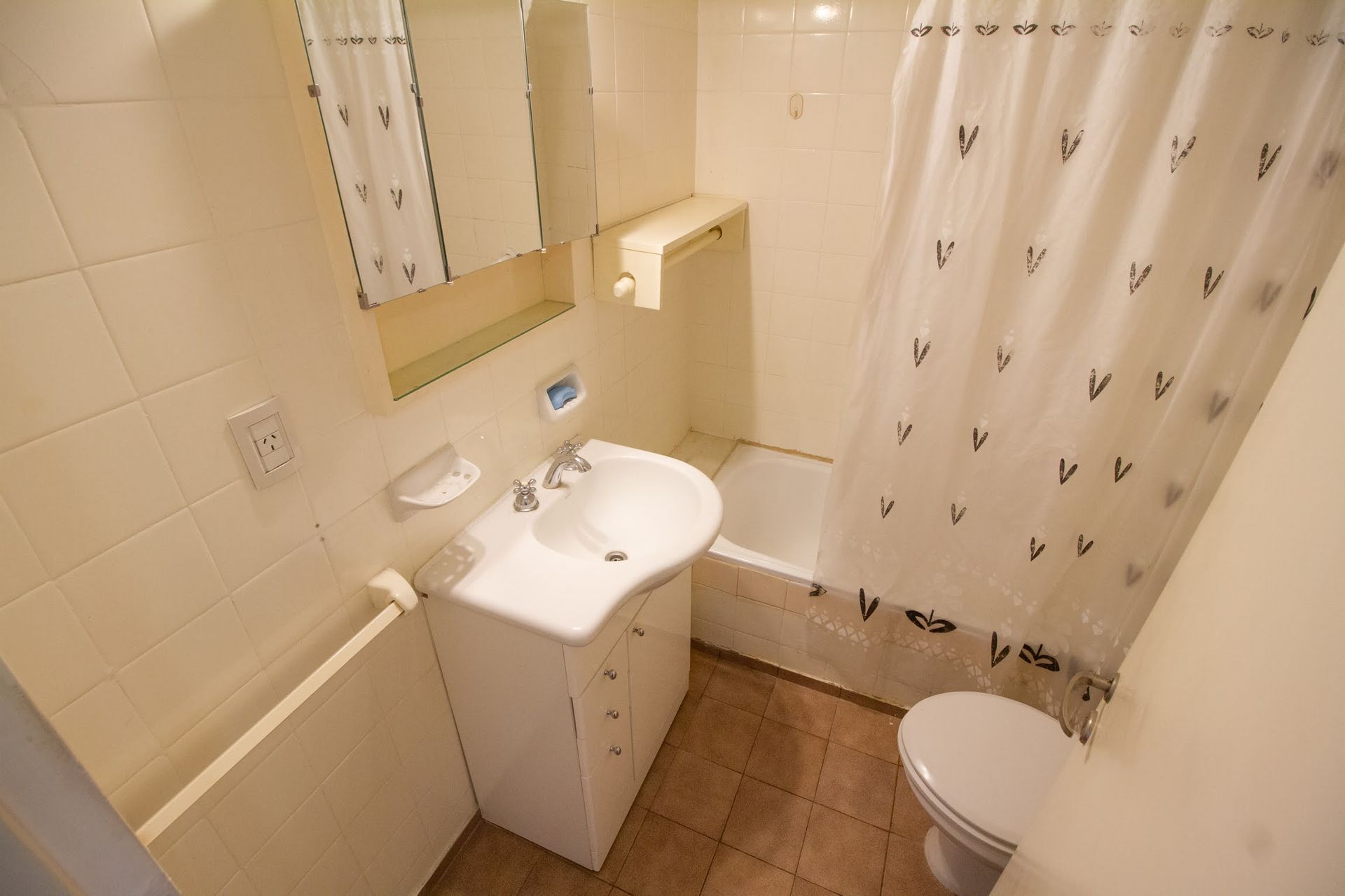 Venta departamento 4 amb - Con Balcón y Cochera