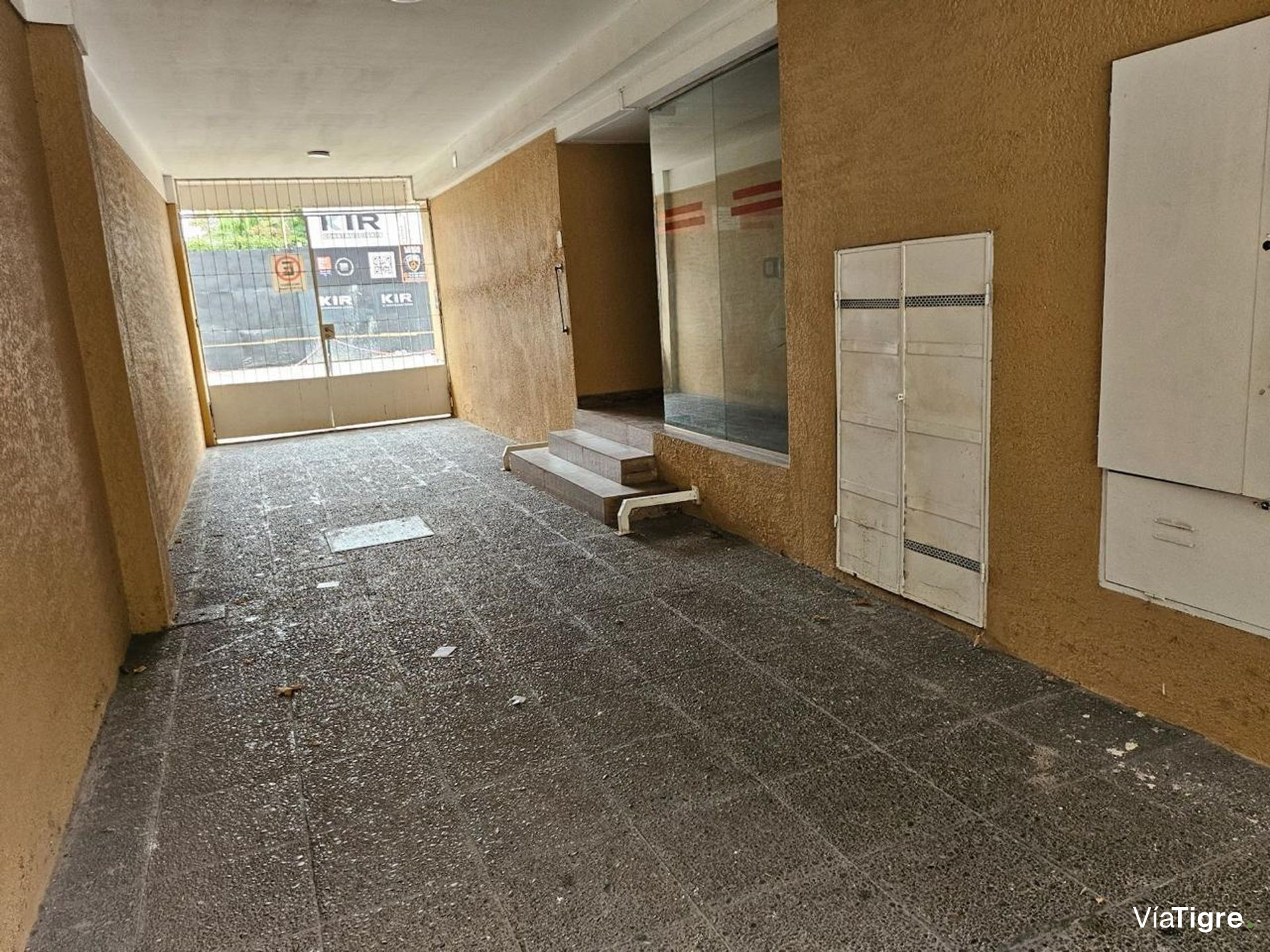ALQUILER Monoambiente con división en Martinez