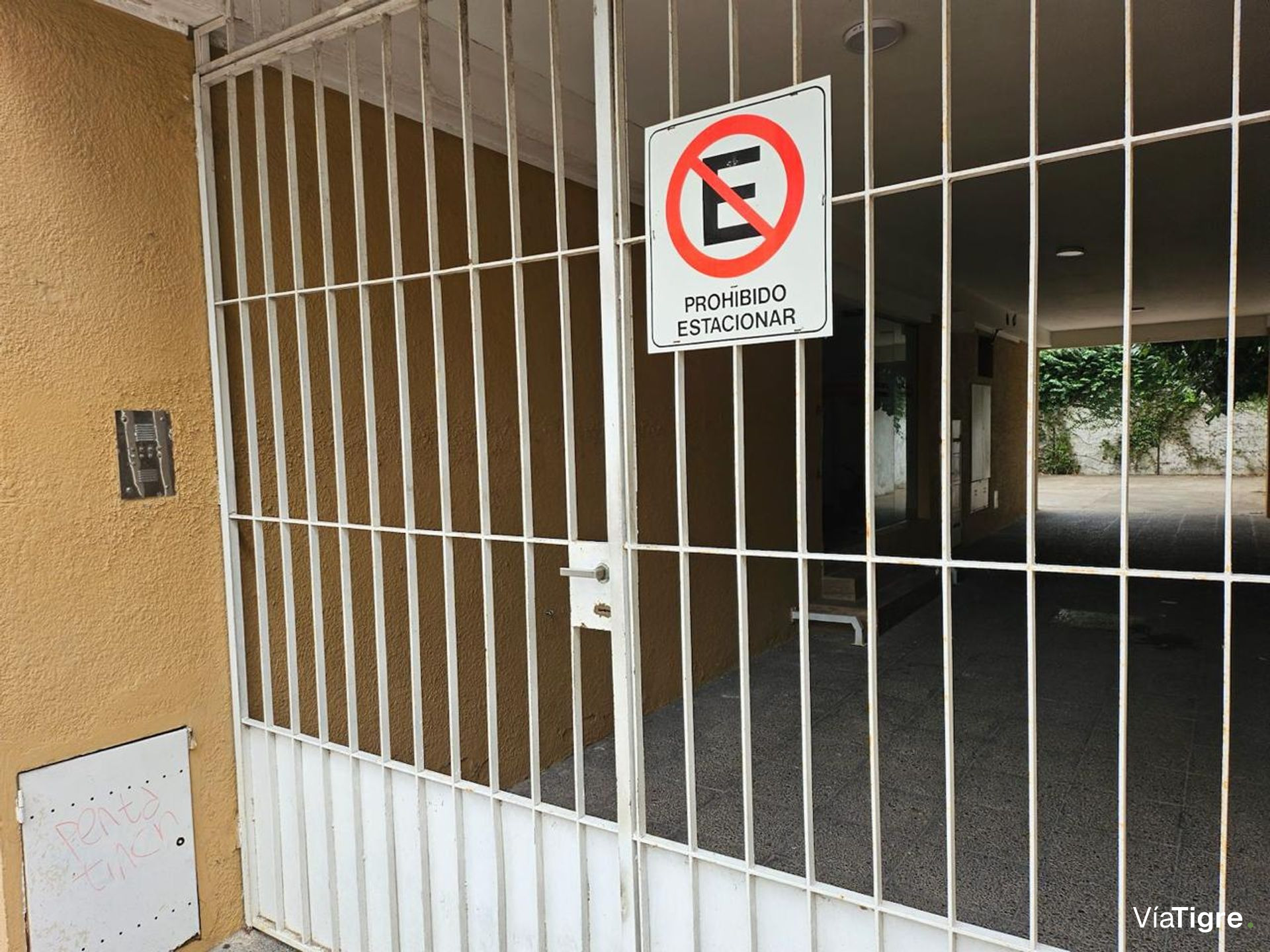 ALQUILER Monoambiente con división en Martinez