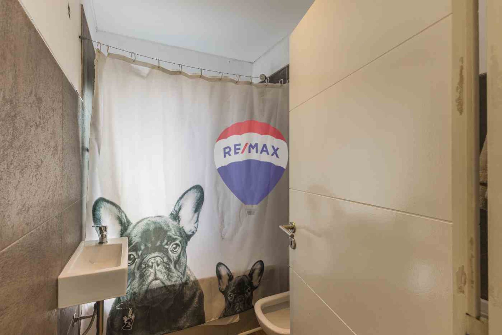 Venta casa 5 ambientes Tigre barrio cerrado pileta