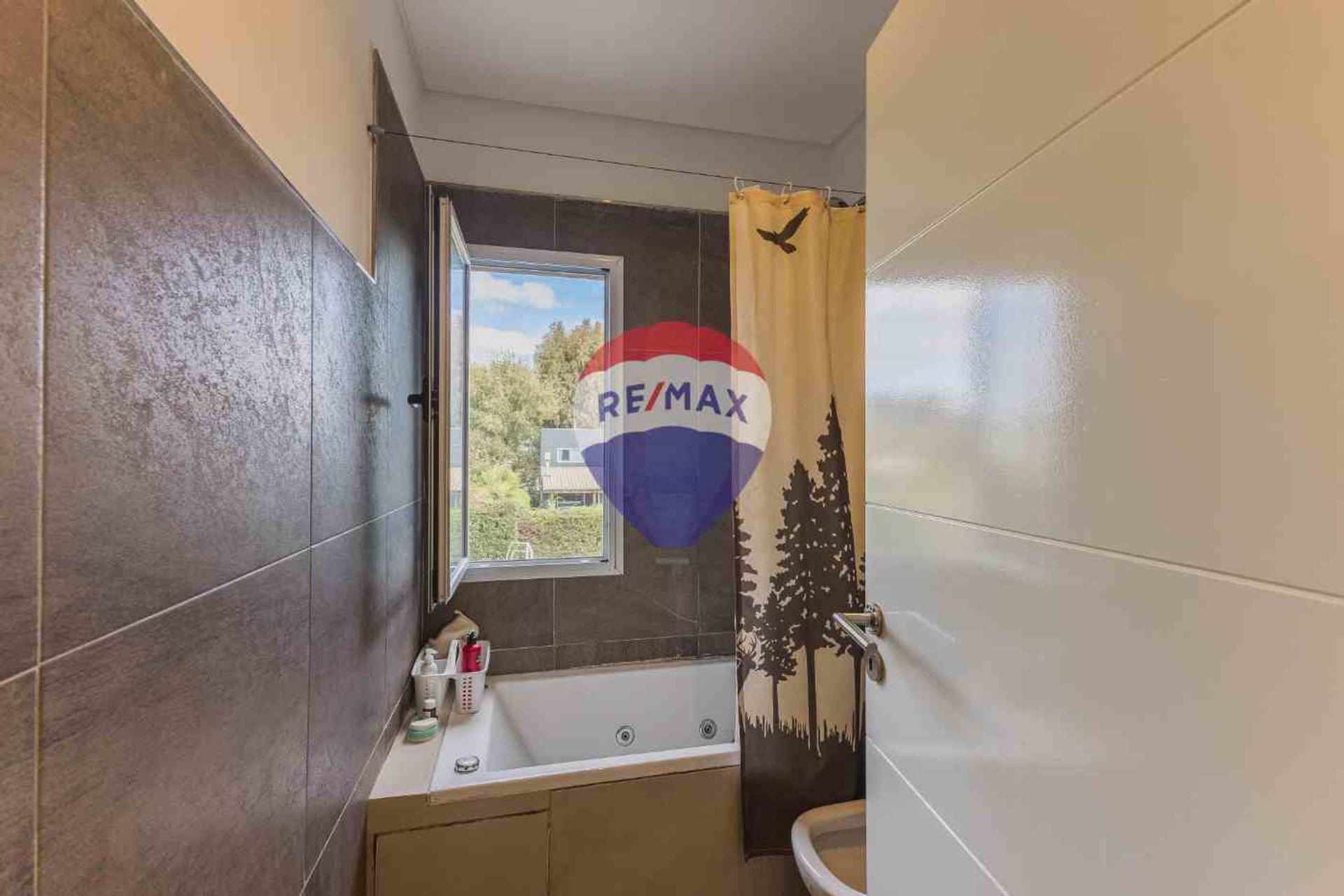 Venta casa 5 ambientes Tigre barrio cerrado pileta