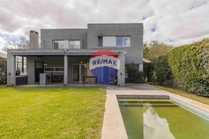 Venta casa 5 ambientes Tigre barrio cerrado pileta