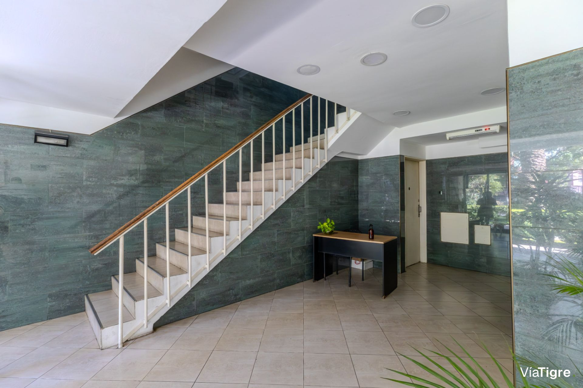 Venta departamento 4 ambientes Martínez Unicenter