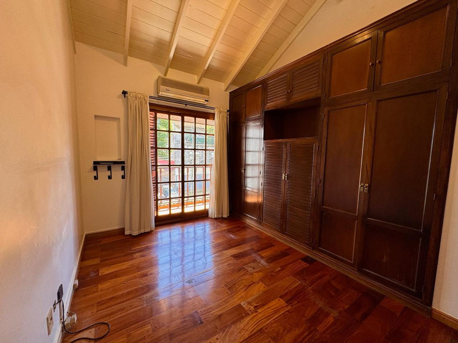 Duplex 5 amb - jardín, parrilla, terraza y cochera