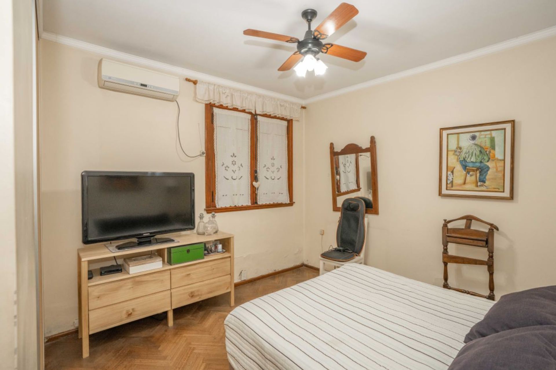 Casa c/jardin y parrilla en venta en Florida Este