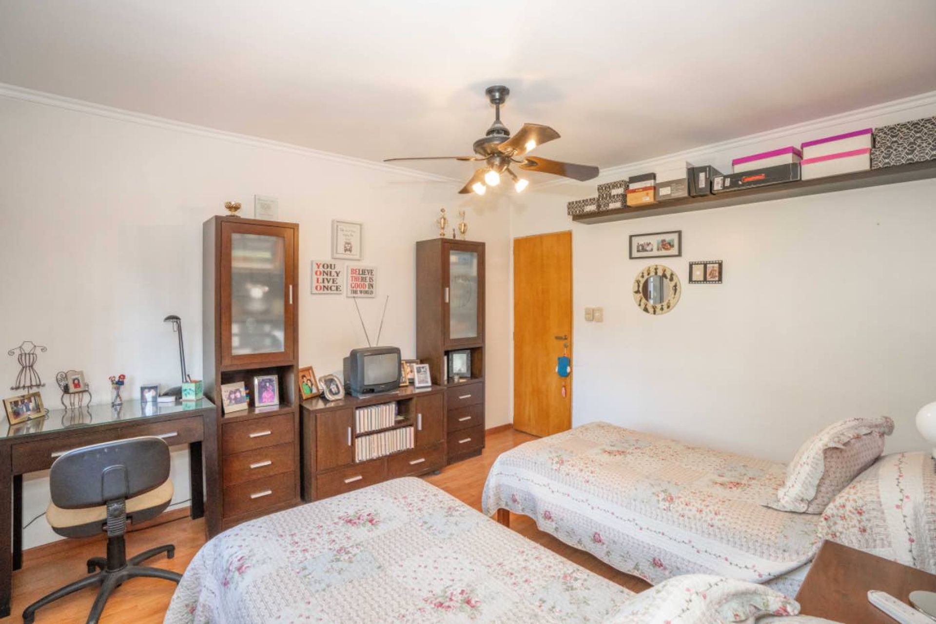 Casa c/jardin y parrilla en venta en Florida Este