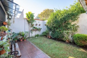 Casa c/jardin y parrilla en venta en Florida Este