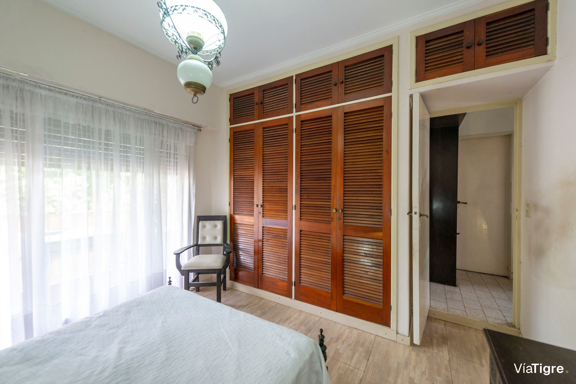 Casa multifamiliar Venta 7 amb. con jardin-Olivos
