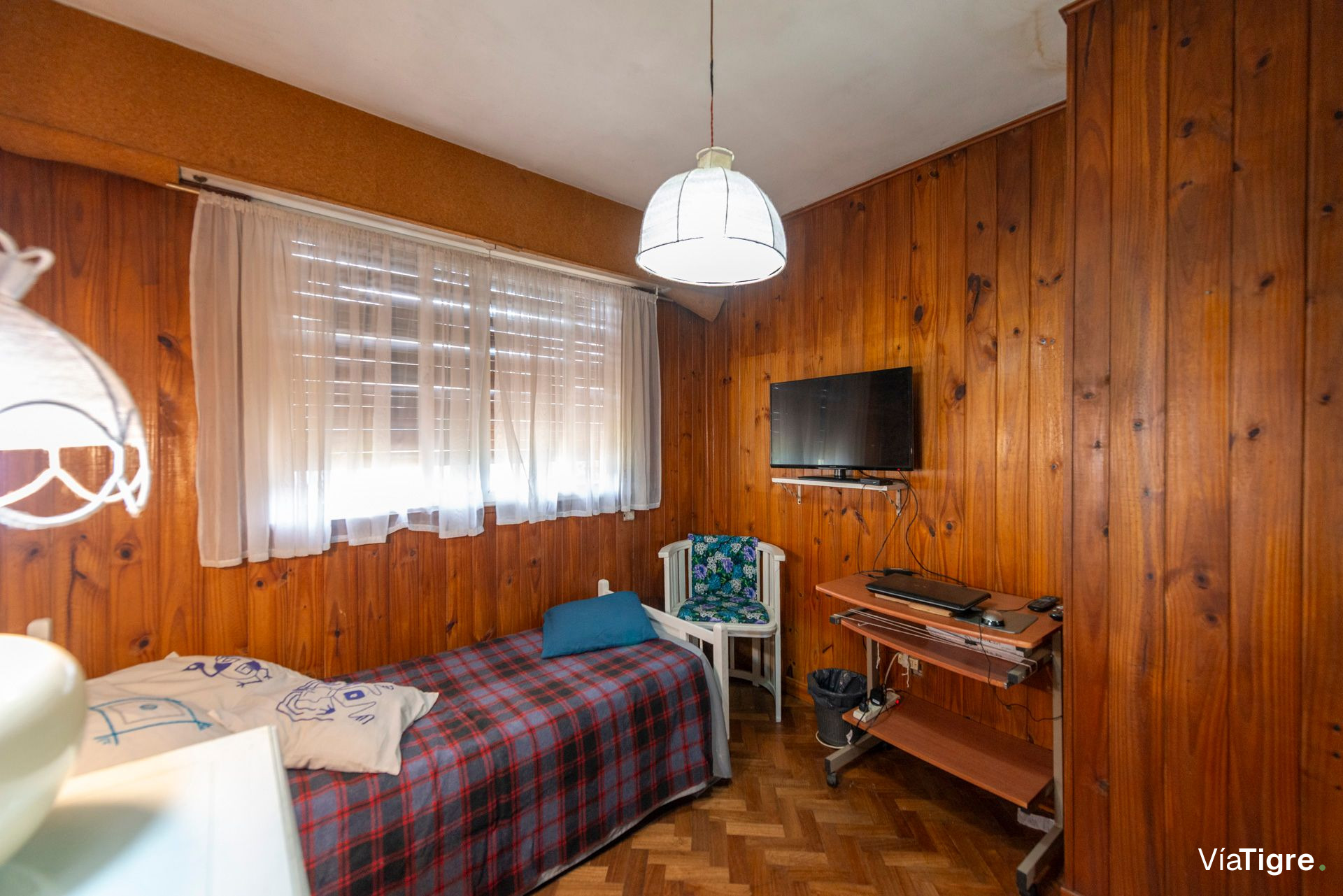 Casa multifamiliar Venta 7 amb. con jardin-Olivos