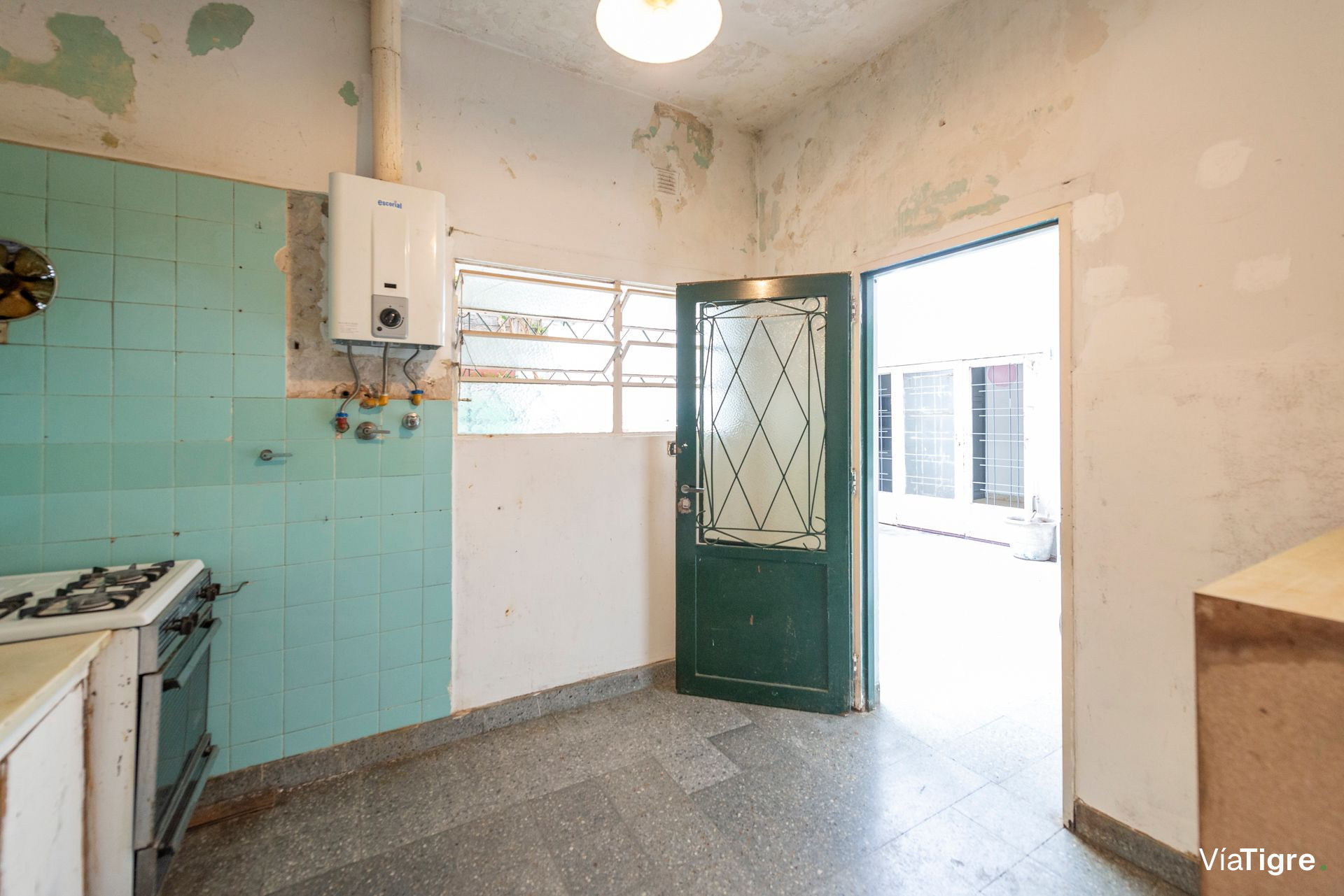 Casa multifamiliar Venta 7 amb. con jardin-Olivos
