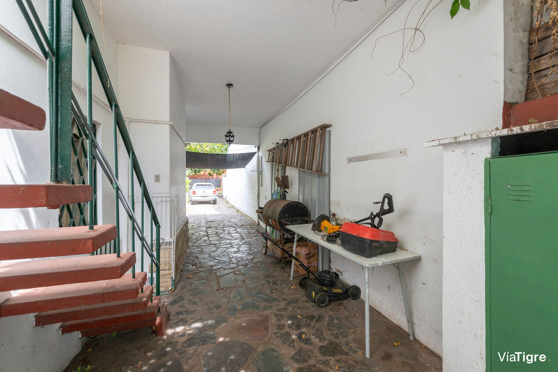 Casa multifamiliar Venta 7 amb. con jardin-Olivos
