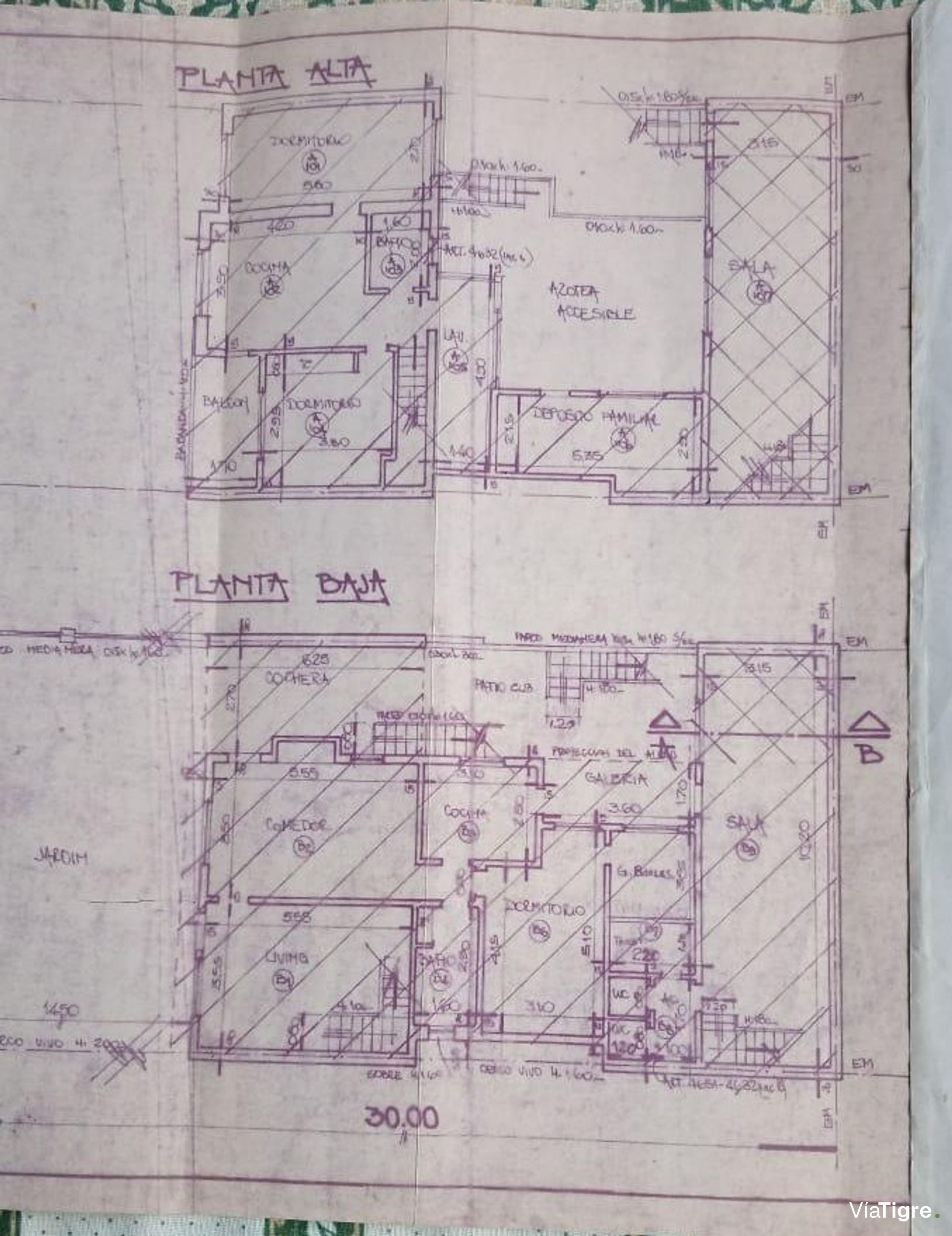 Casa multifamiliar Venta 7 amb. con jardin-Olivos
