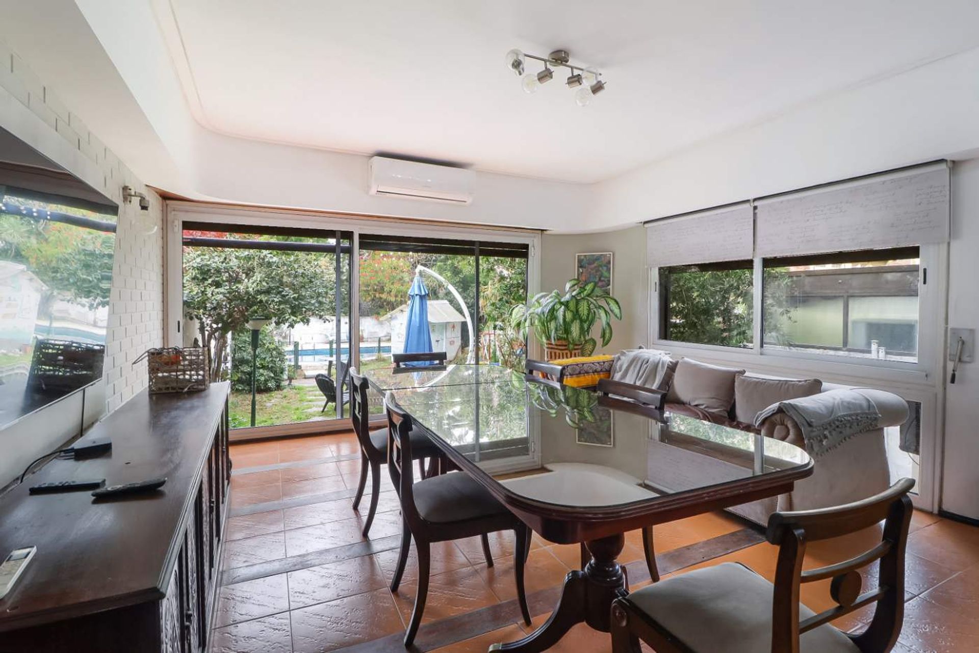 VENTA Casa 6 amb Olivos Parque Cocheras Pileta