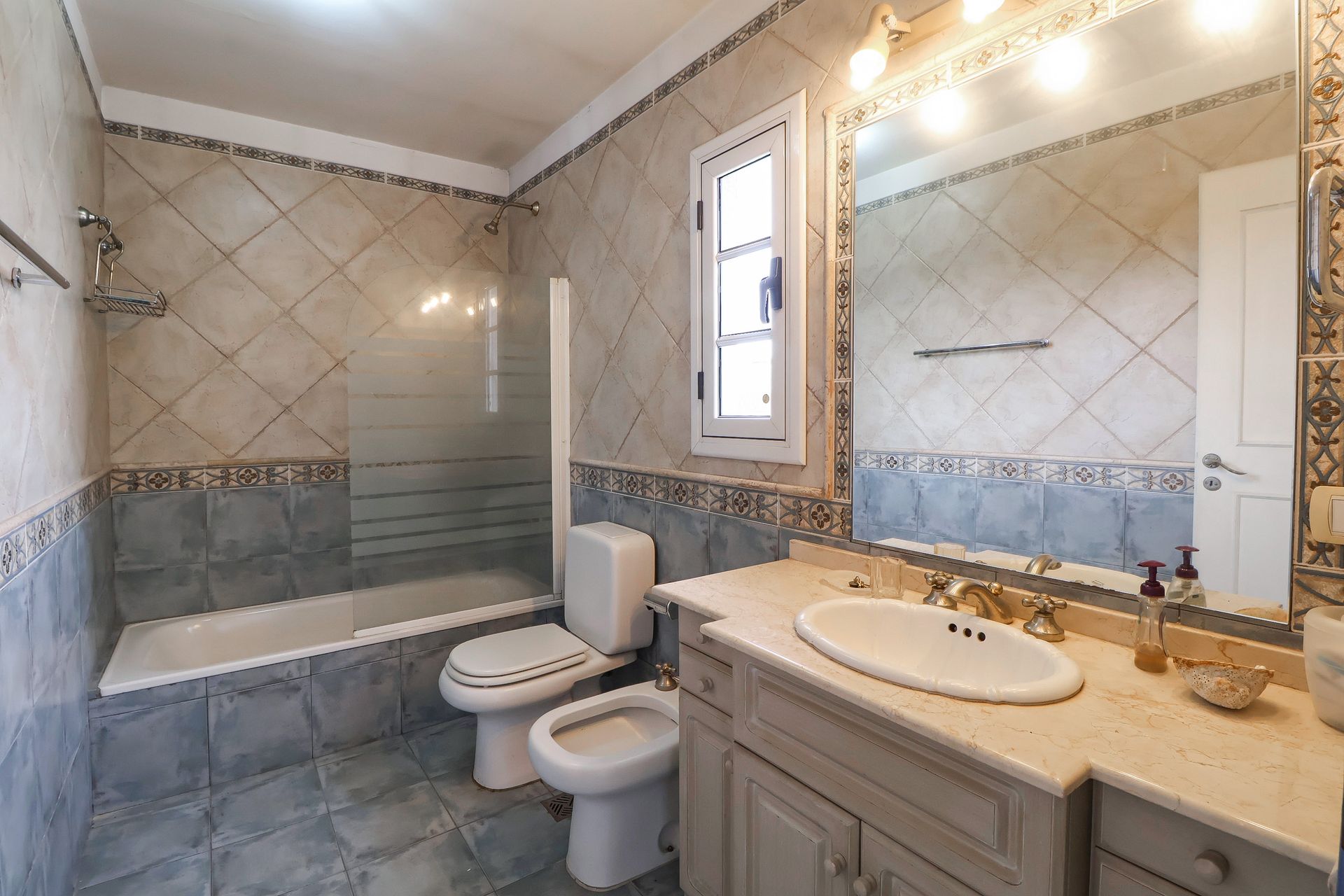 VENTA Casa 6 amb Olivos Parque Cocheras Pileta