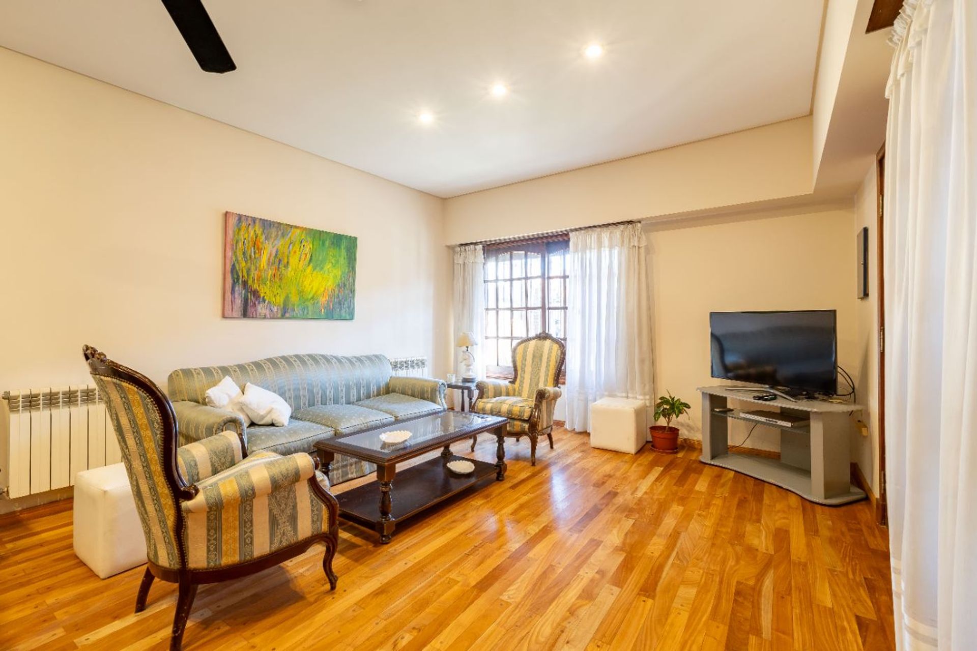 Venta Casa 6 Amb Olivos Roche Cochera Y Jardin