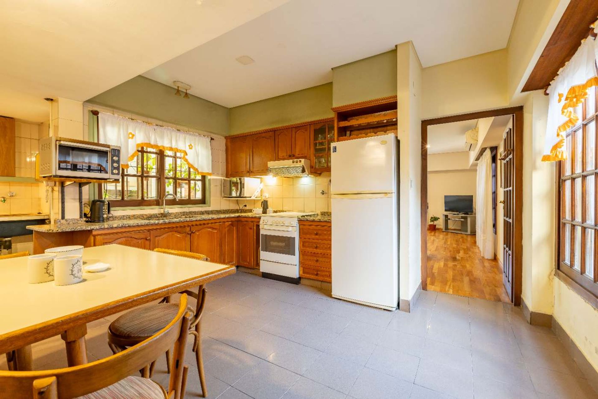 Venta Casa 6 Amb Olivos Roche Cochera Y Jardin