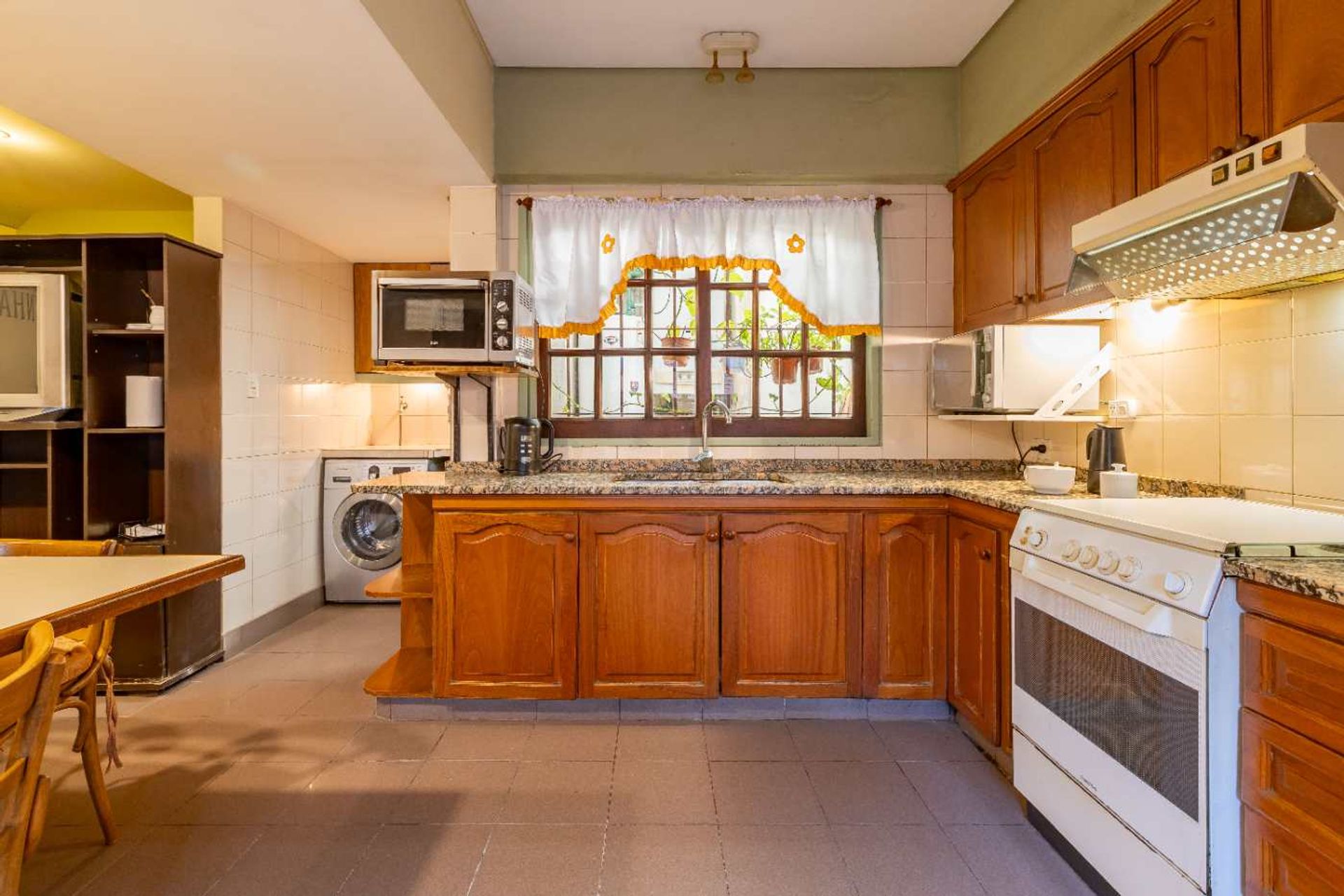 Venta Casa 6 Amb Olivos Roche Cochera Y Jardin