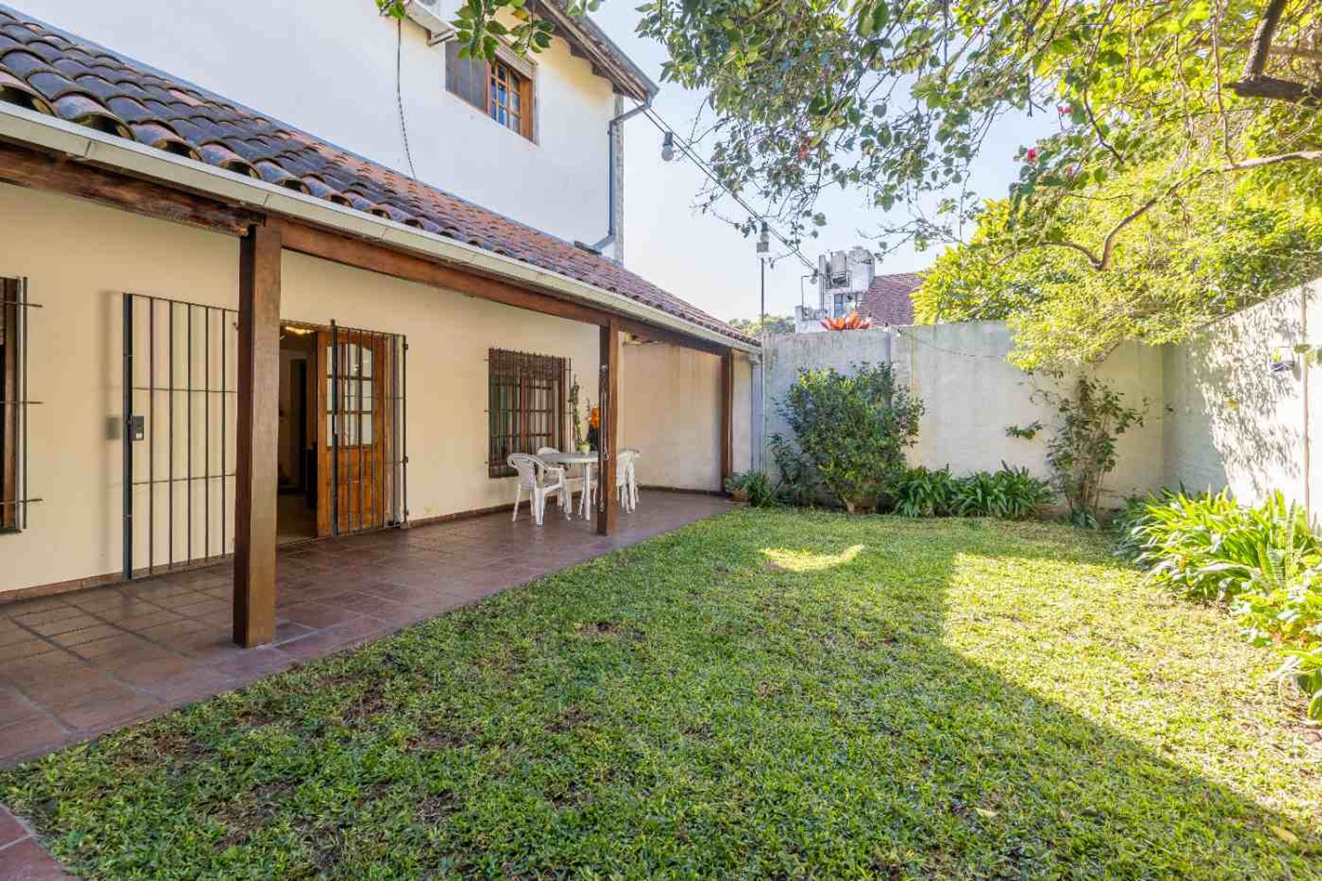 Venta Casa 6 Amb Olivos Roche Cochera Y Jardin