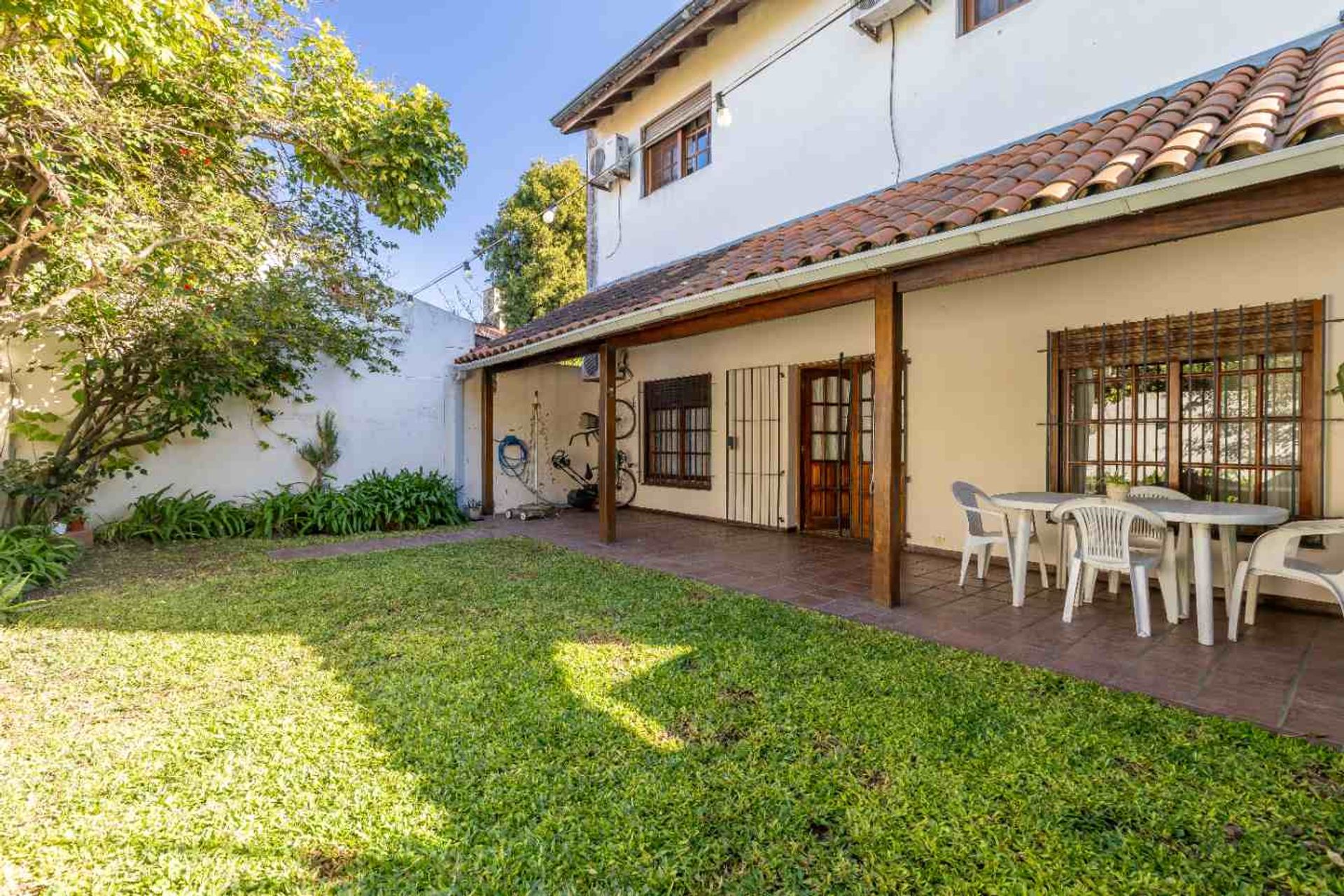Venta Casa 6 Amb Olivos Roche Cochera Y Jardin