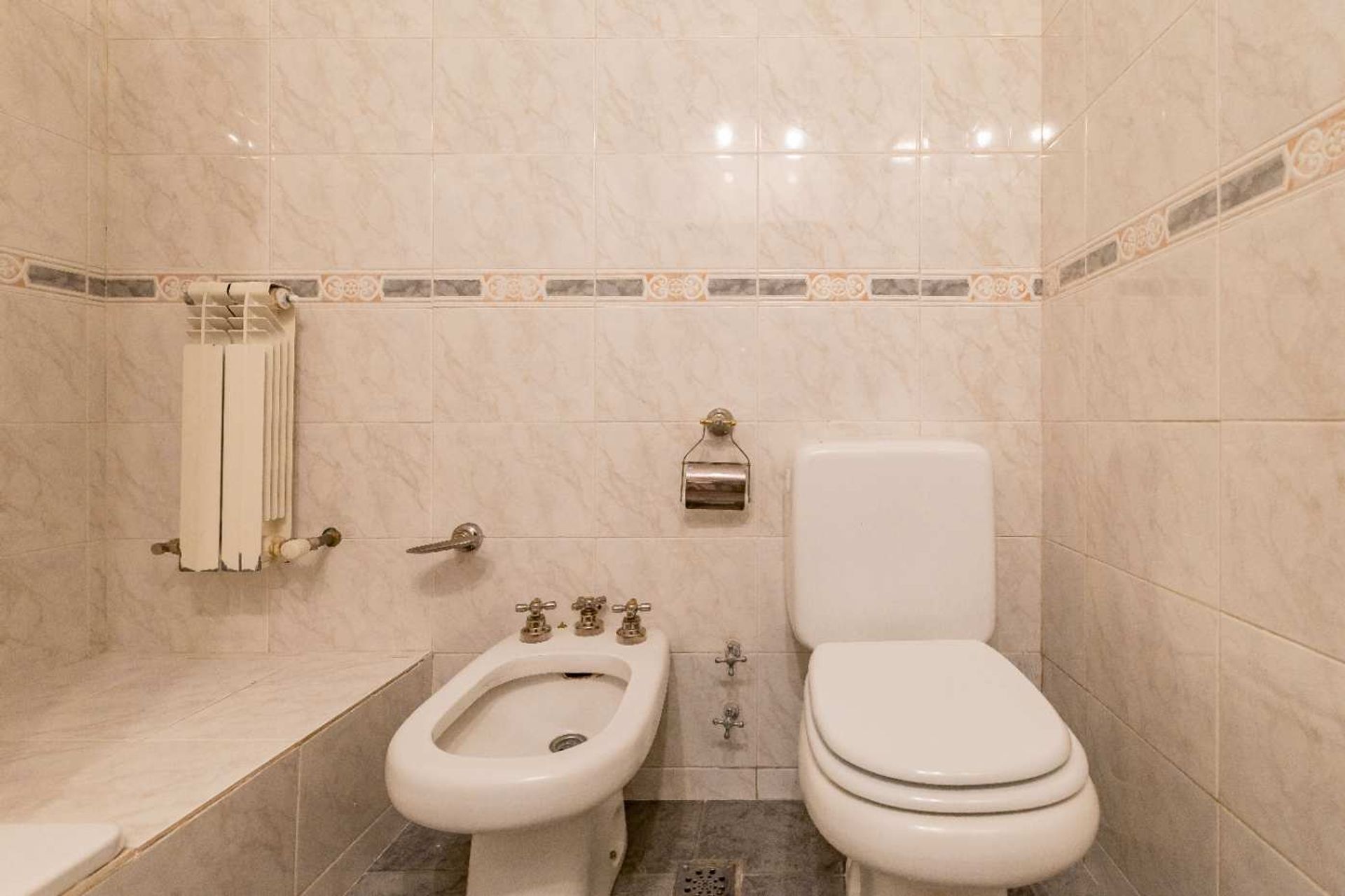 Venta Casa 6 Amb Olivos Roche Cochera Y Jardin