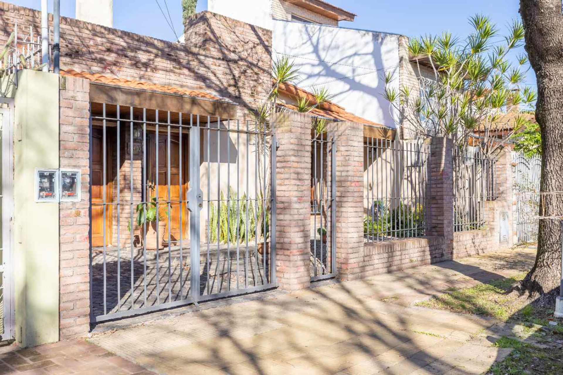Venta Casa 6 Amb Olivos Roche Cochera Y Jardin