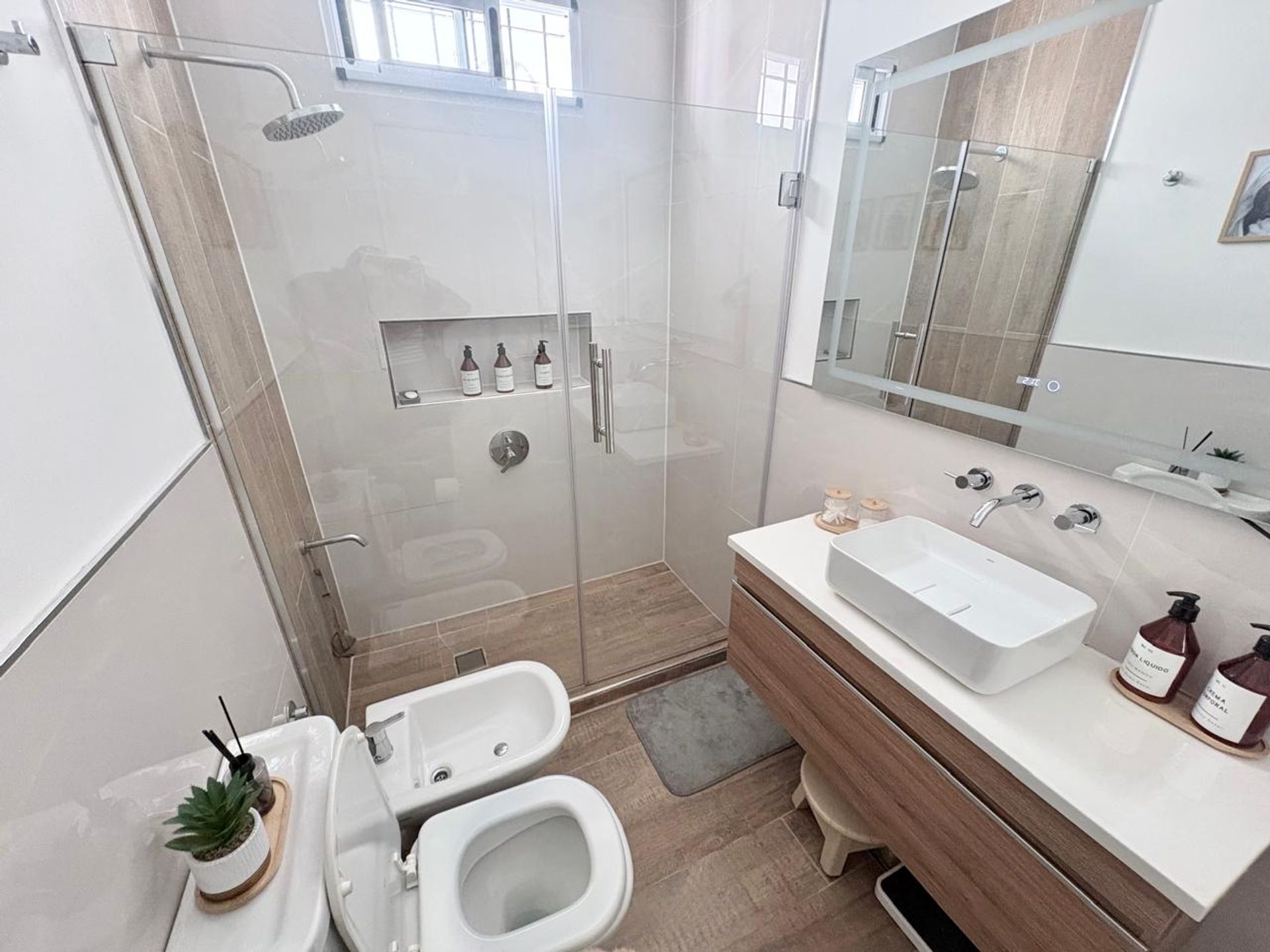 Venta Casa 5 Ambientes Carapachay con Terraza