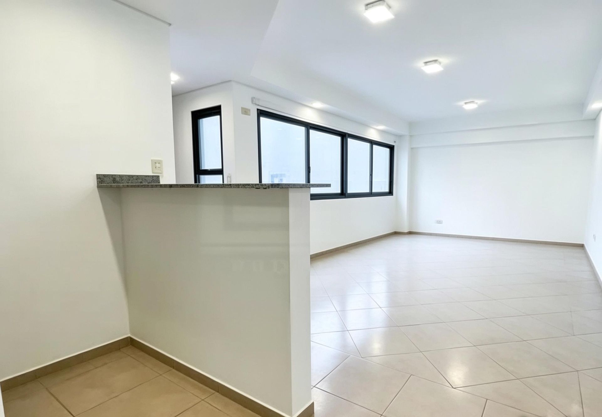 Venta Semipiso 4 Ambientes En Olivos, C/Cochera