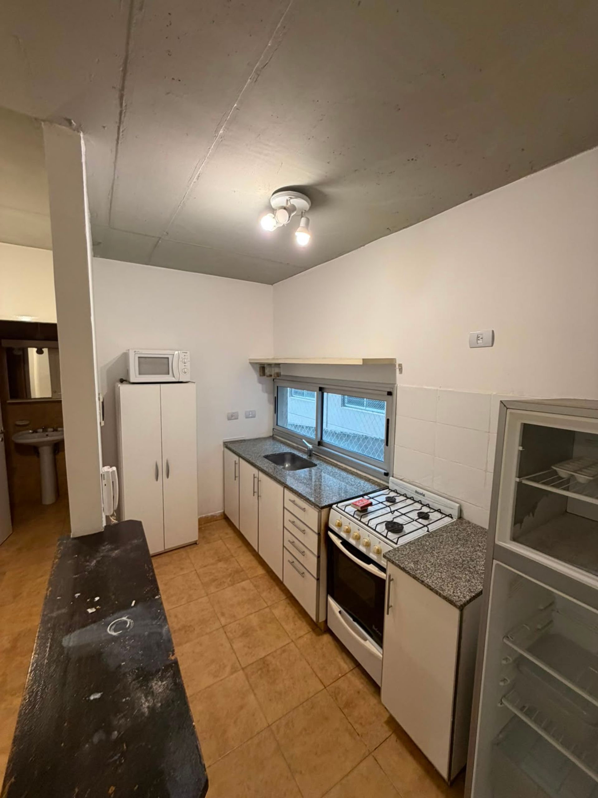 Alquiler Departamento 2 Ambientes C/Cochera Desc