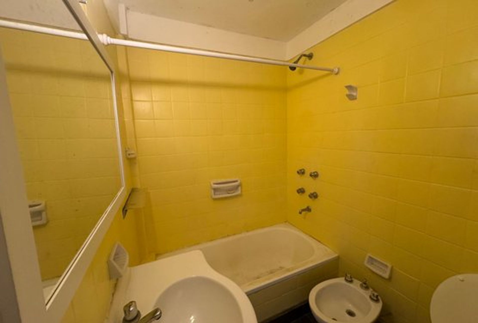 Venta 3 Ambientes Con Balcon Excelente Ubicación