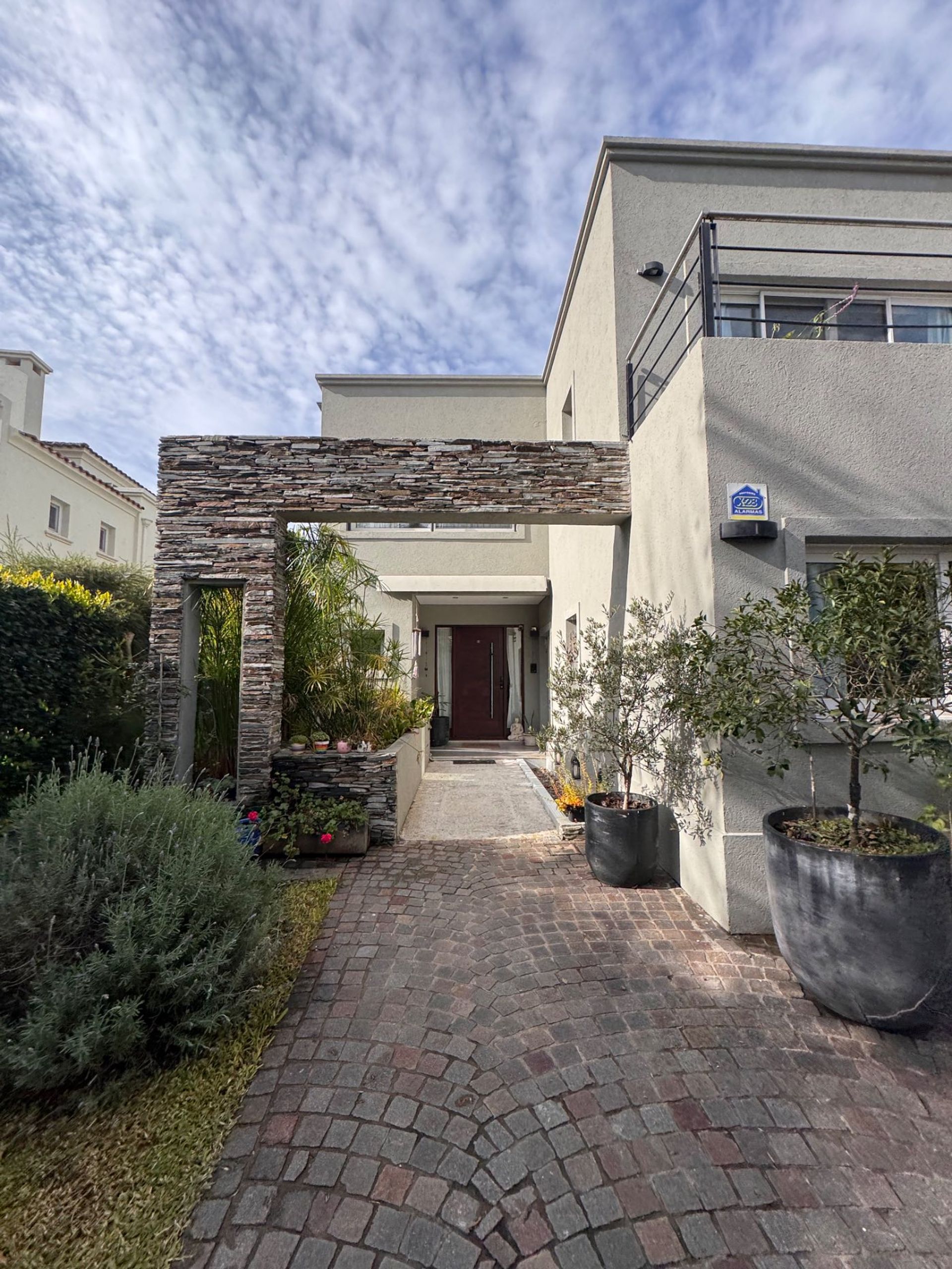 Casa 7 Amb Con Pileta Barrio Priv Sta Maria Tigre
