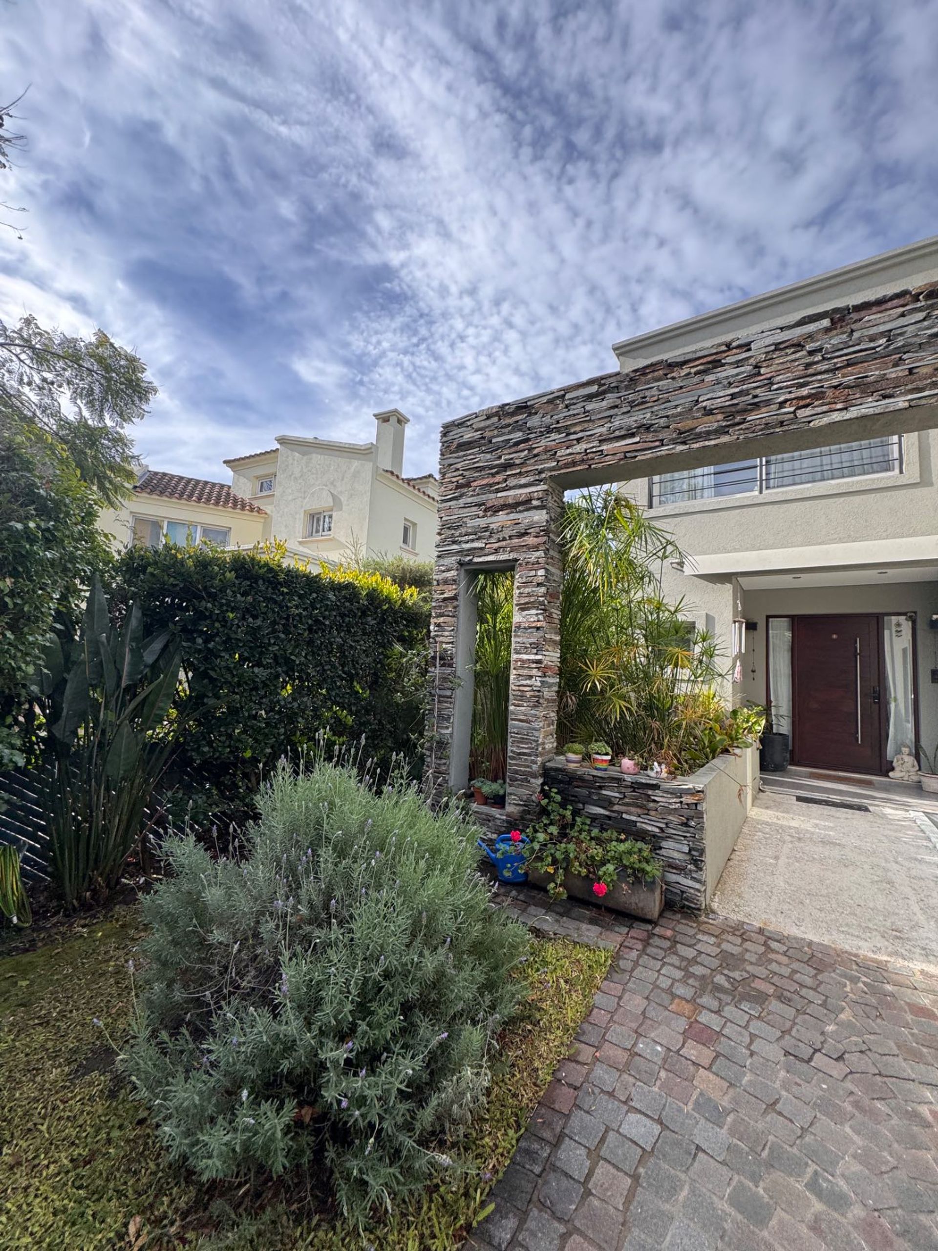Casa 7 Amb Con Pileta Barrio Priv Sta Maria Tigre
