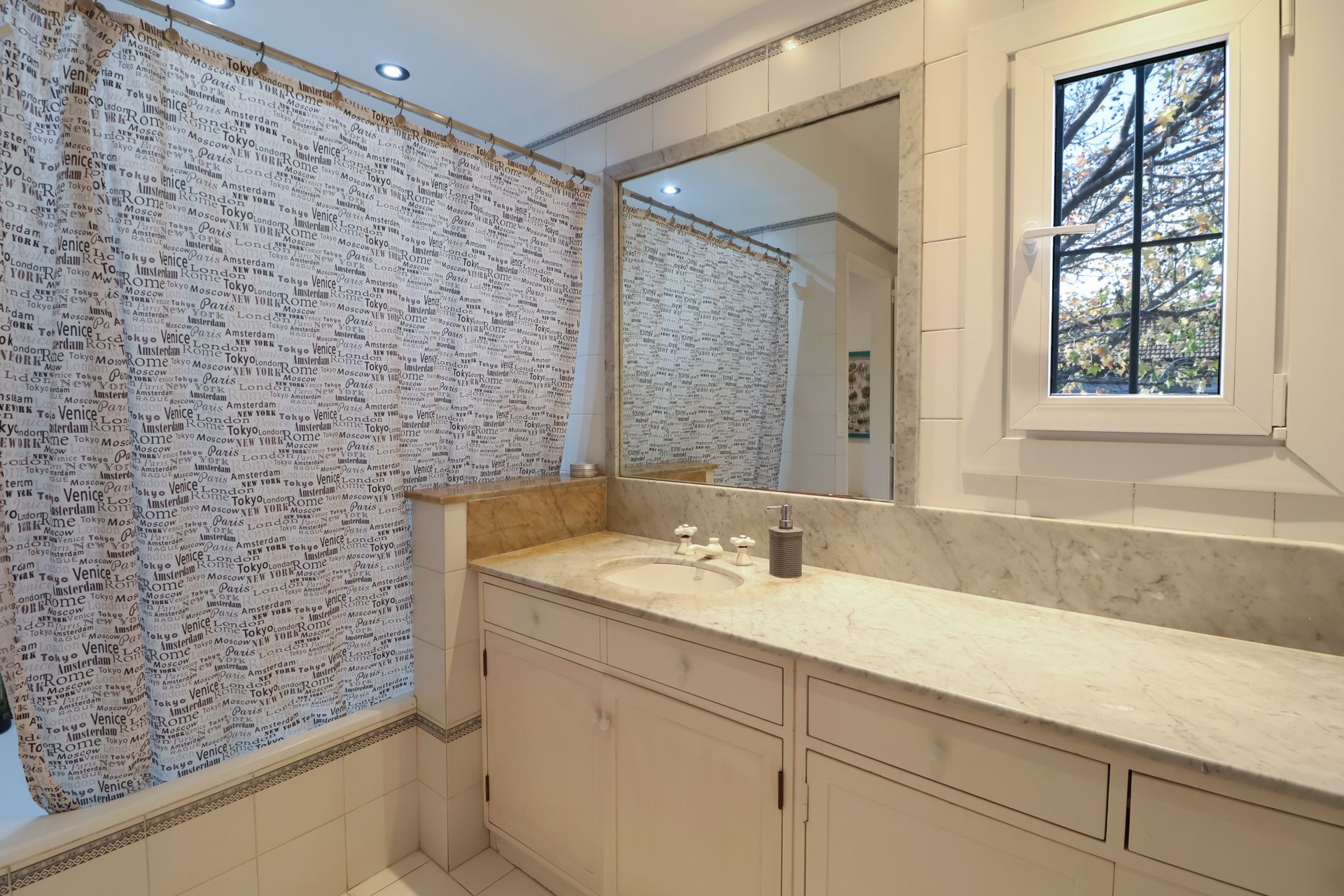 Venta Triplex Olivos Cochera Parque con Parrilla