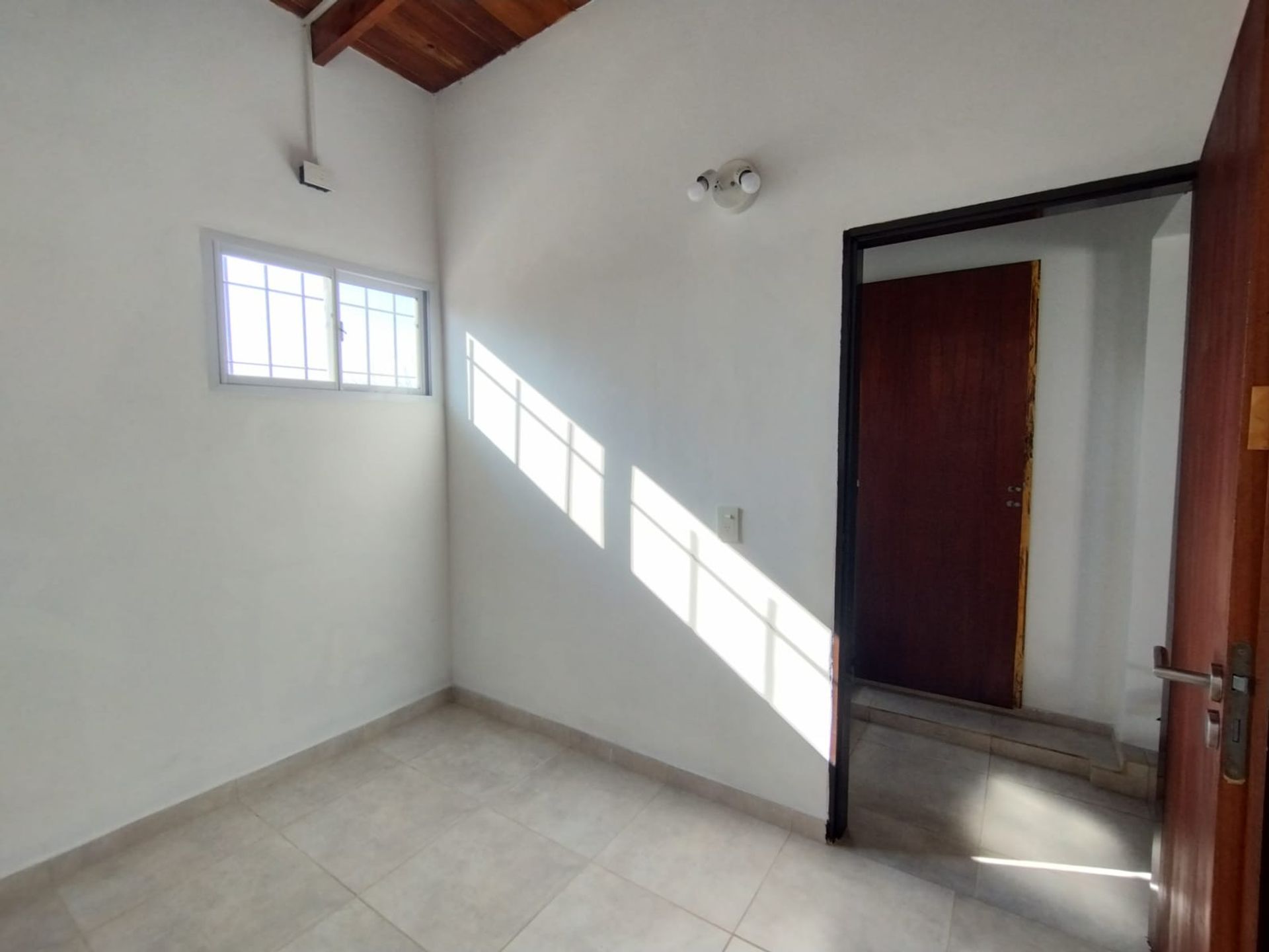 ALQUILER - PH 2 Ambientes, 1° piso. Villa Adelina