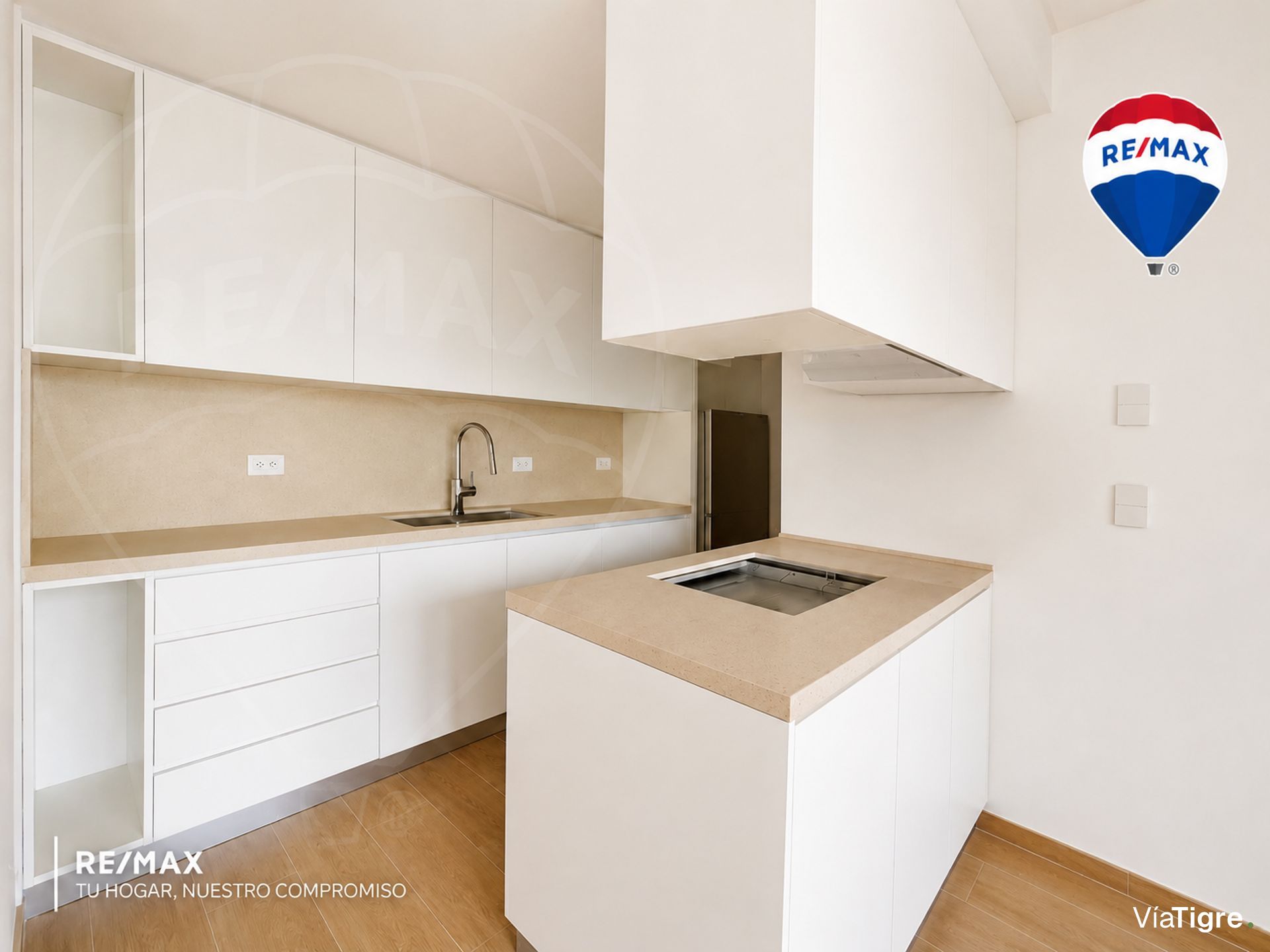 Sale of Apartment 4 Rooms With Parking Financing