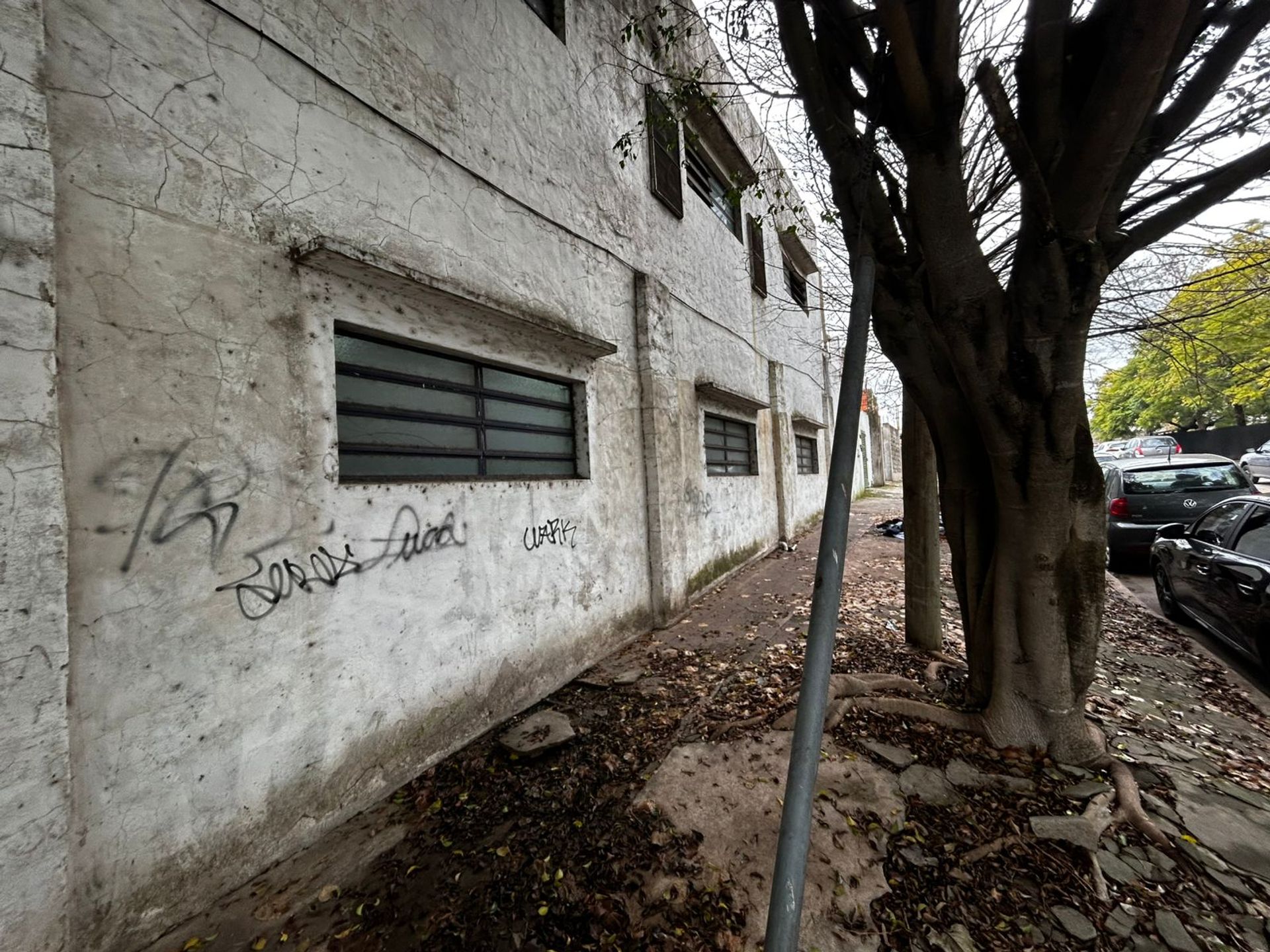 Venta Taller/Galpón Beccar + 7 Monoambientes Indep